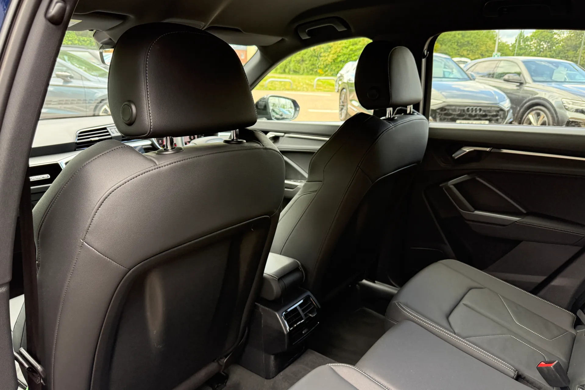 Audi Q3 thumbnail image number 49