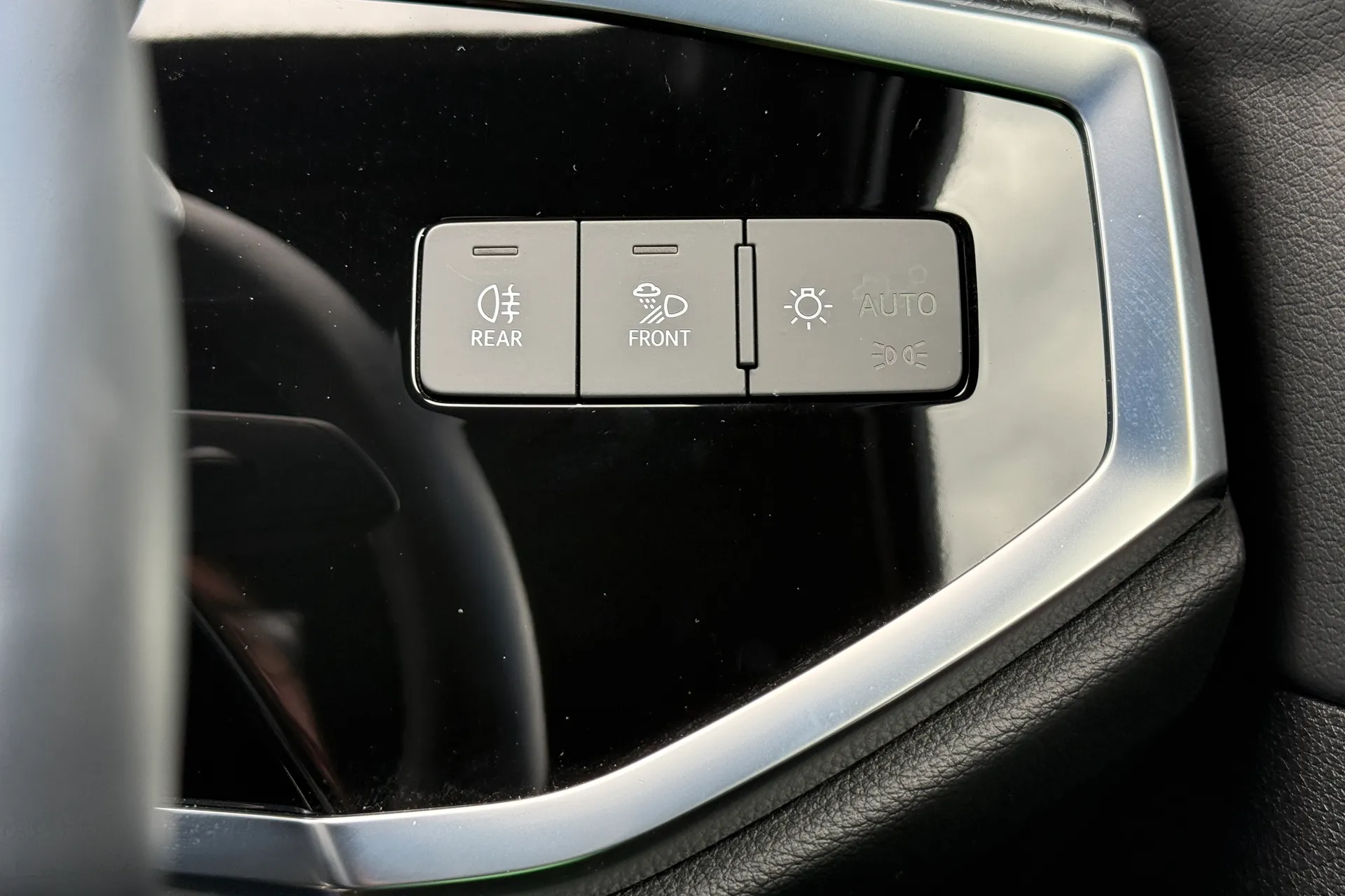 Audi Q3 thumbnail image number 18