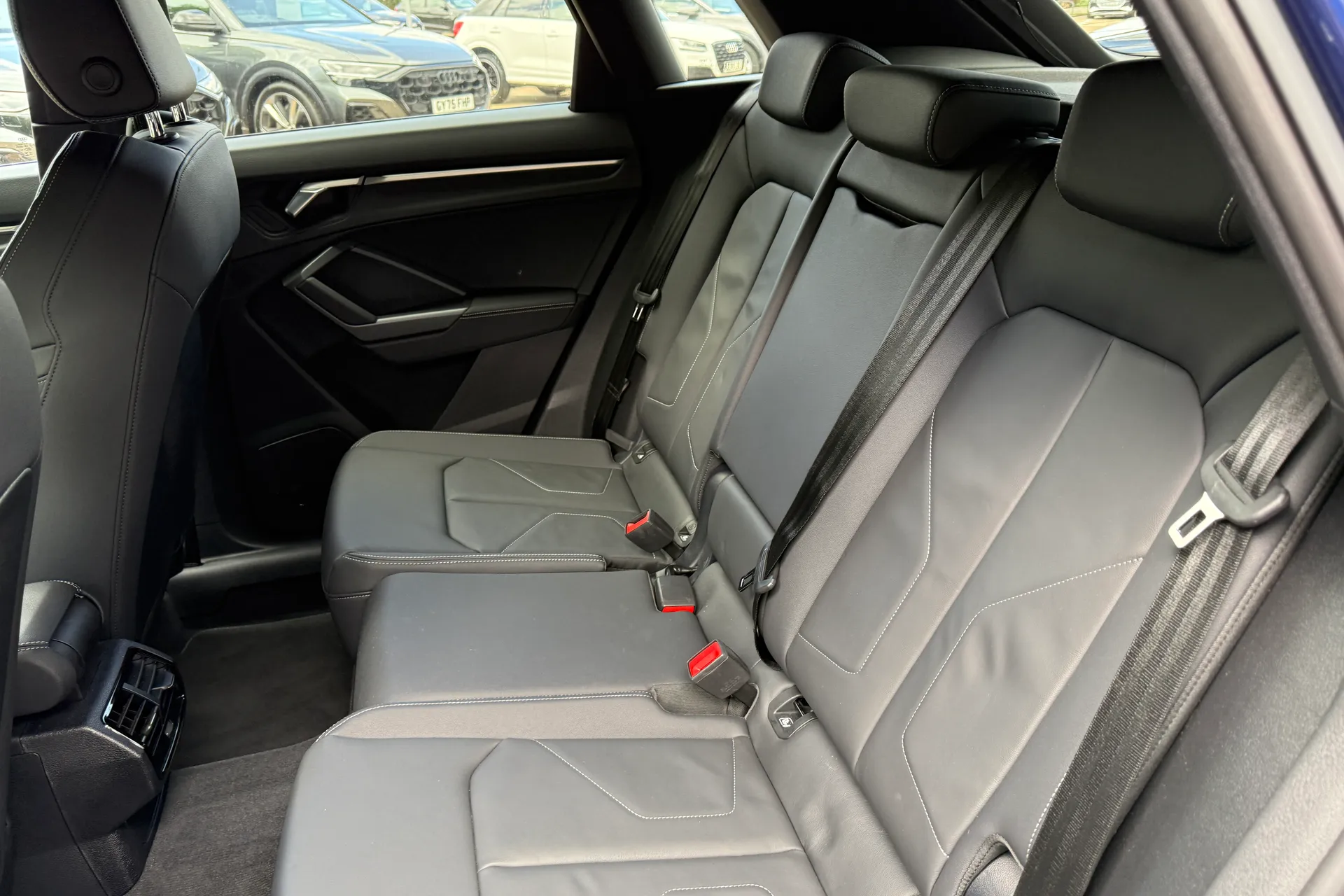 Audi Q3 thumbnail image number 50