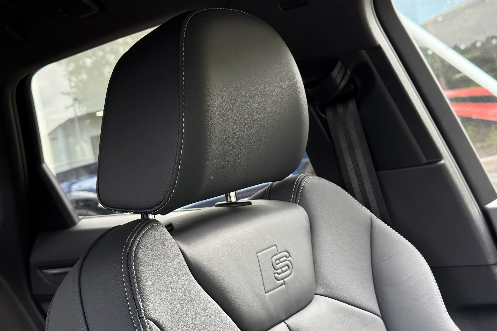 Audi Q3 thumbnail image number 27
