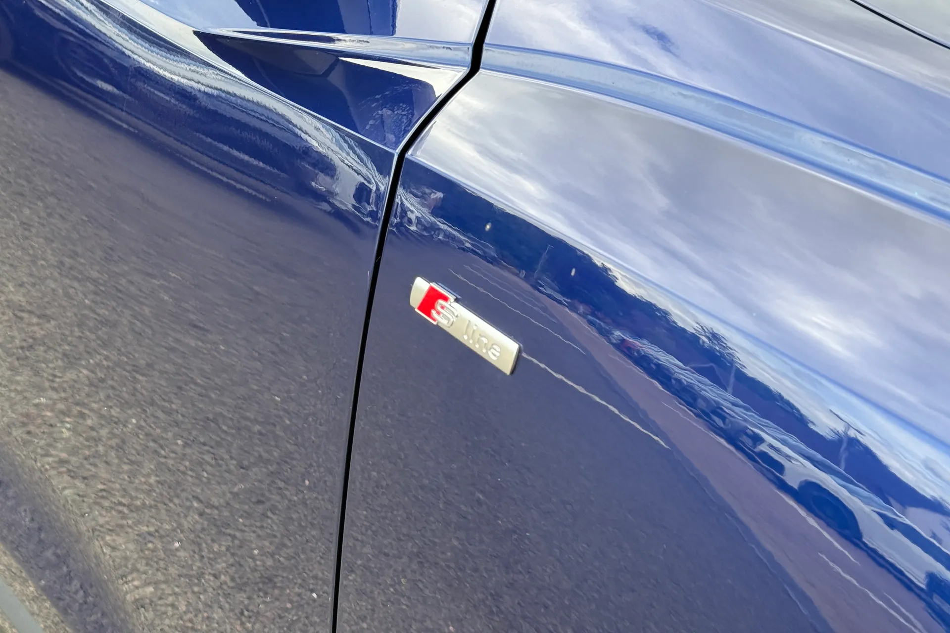 Audi Q3 thumbnail image number 12