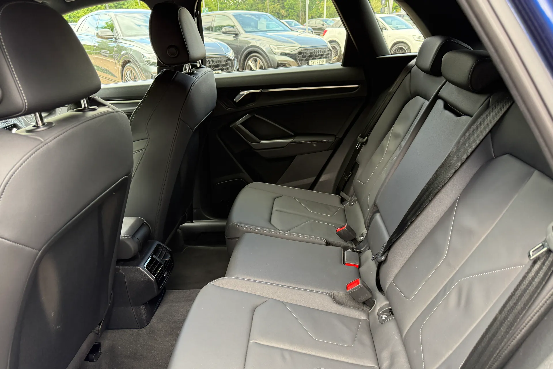 Audi Q3 thumbnail image number 51