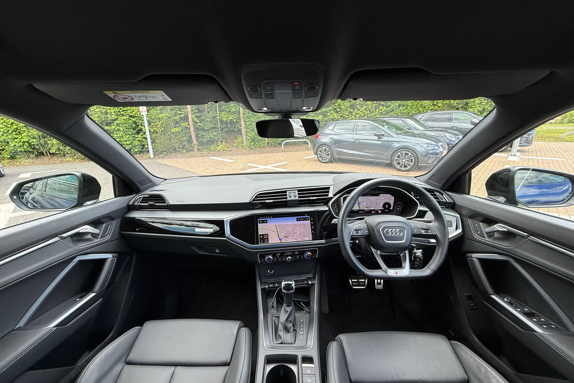 Audi Q3 thumbnail image number 3