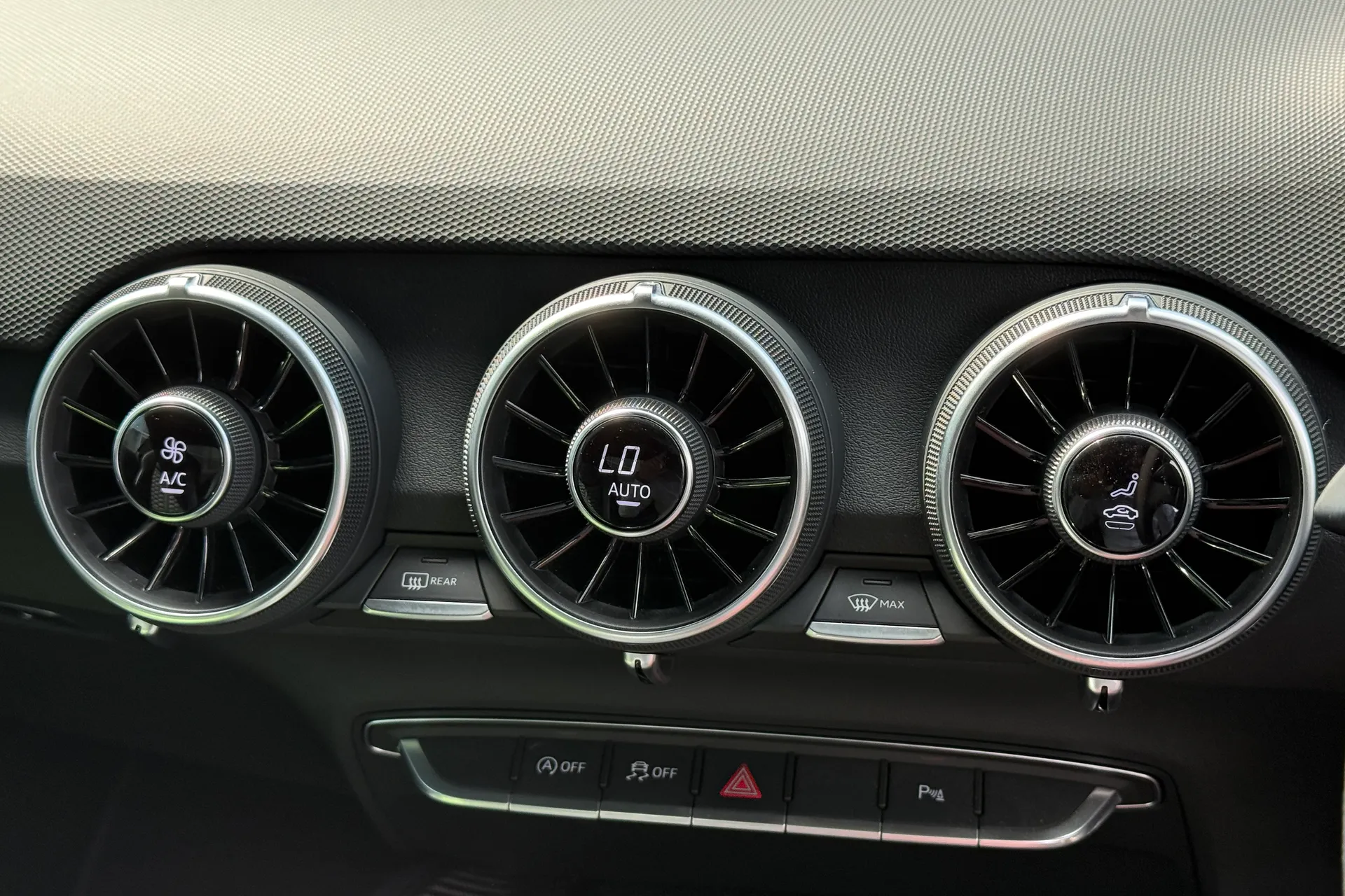 Audi TT thumbnail image number 20