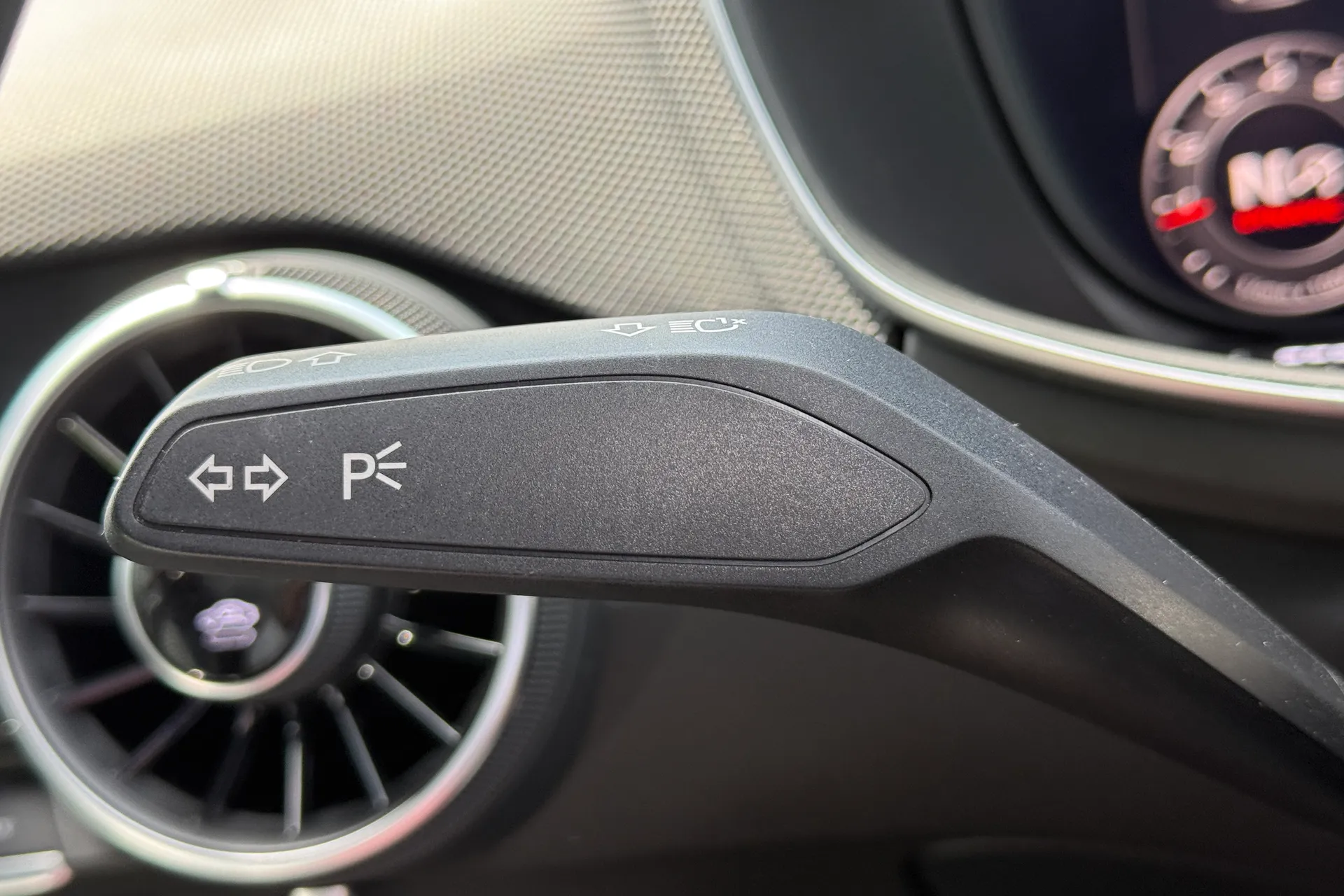 Audi TT thumbnail image number 12