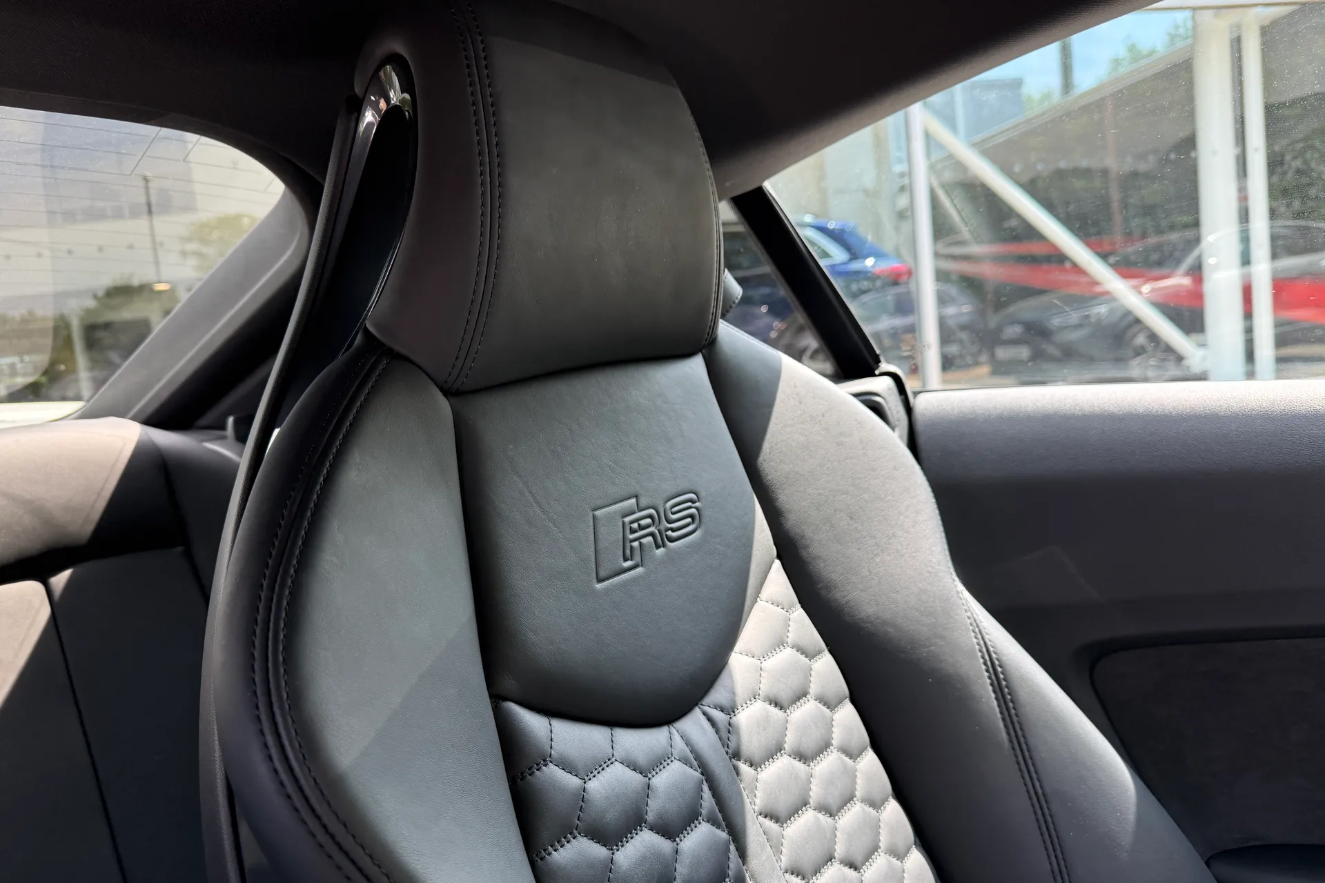 Audi TT thumbnail image number 30