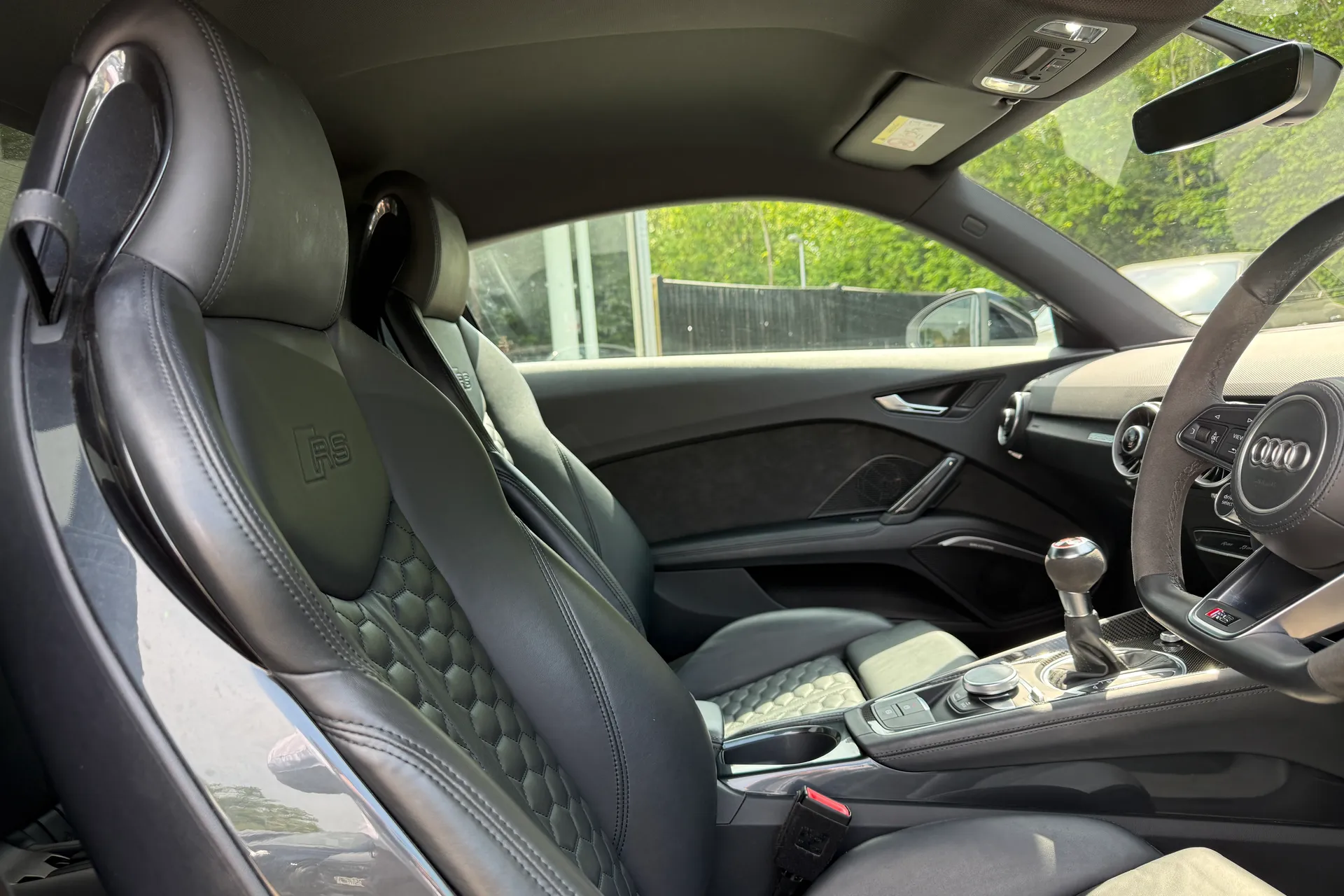 Audi TT thumbnail image number 28