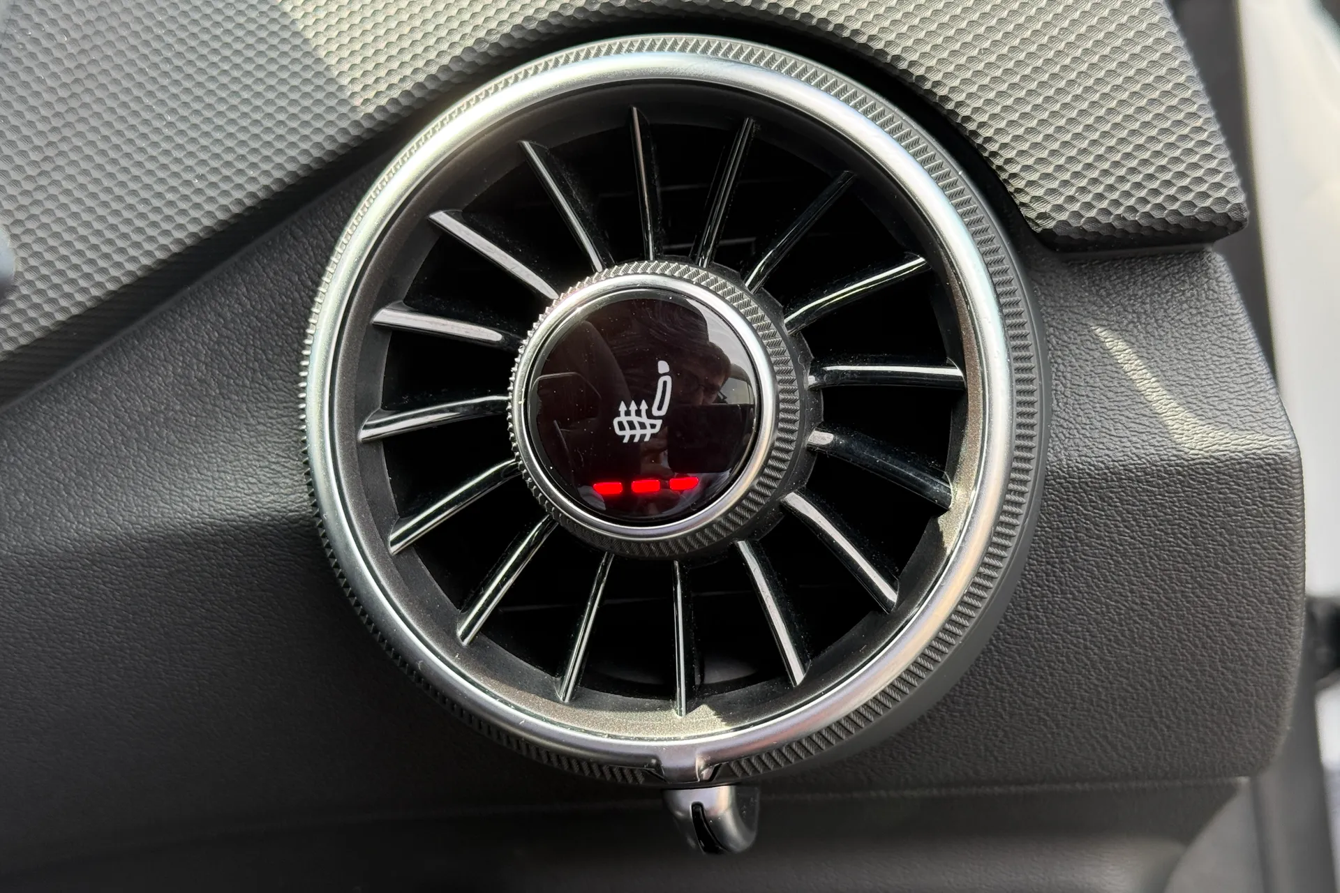 Audi TT thumbnail image number 18