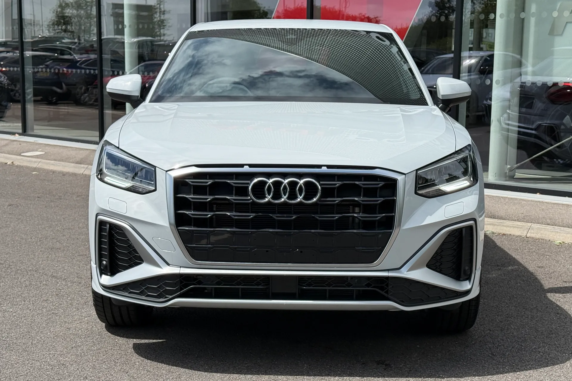 Audi Q2 thumbnail image number 6