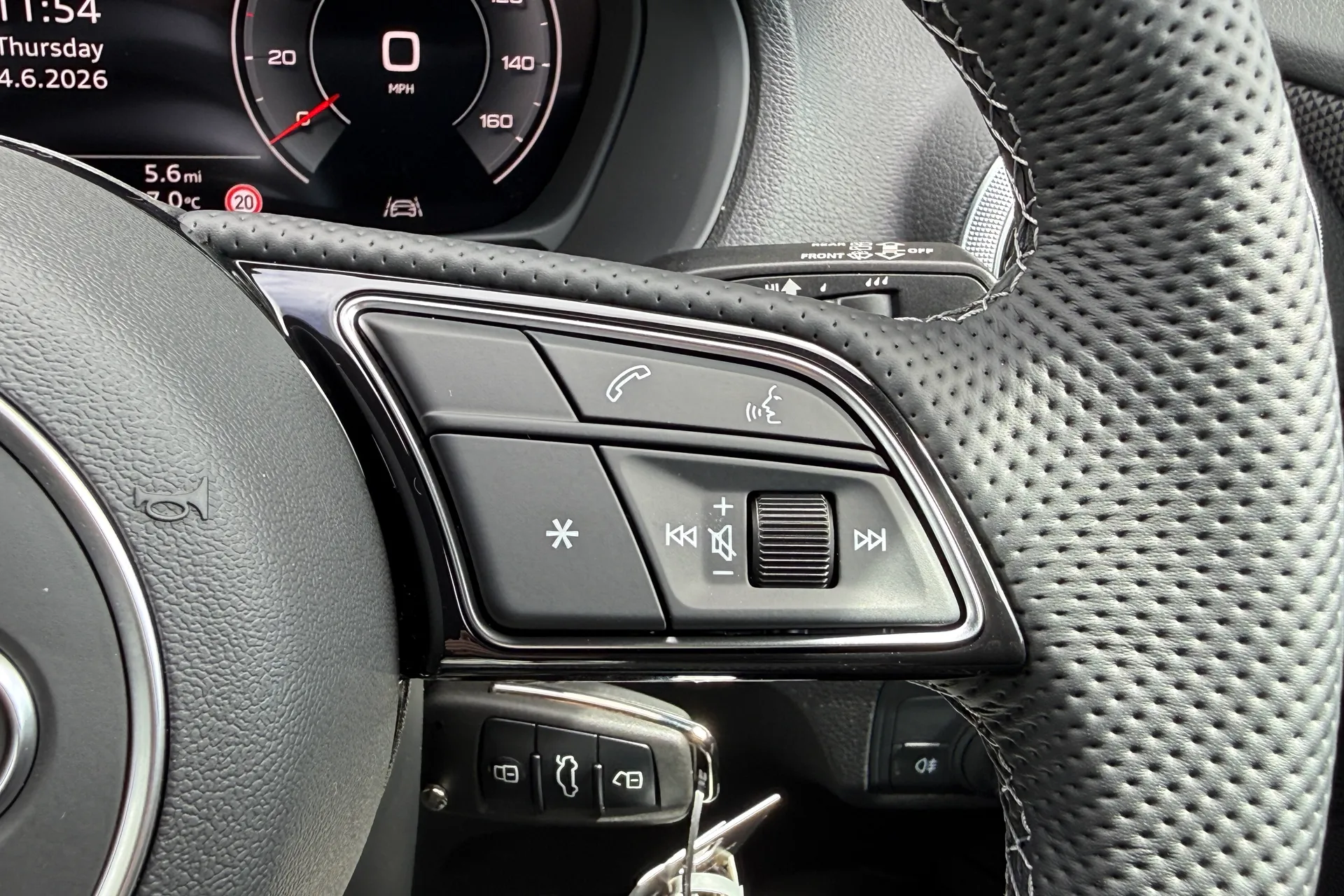 Audi Q2 thumbnail image number 37