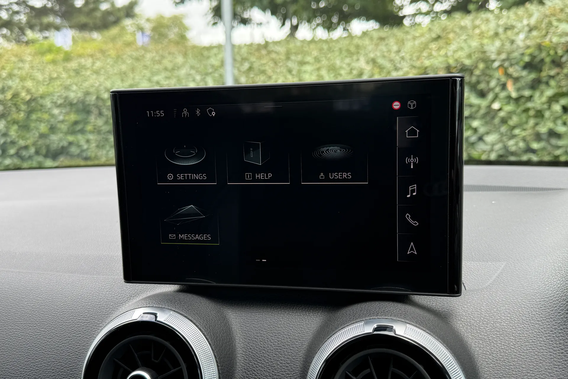 Audi Q2 thumbnail image number 24