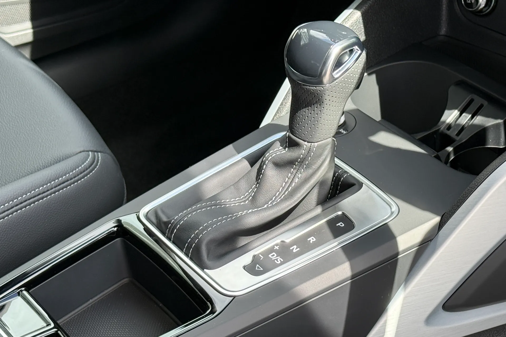 Audi Q2 thumbnail image number 14
