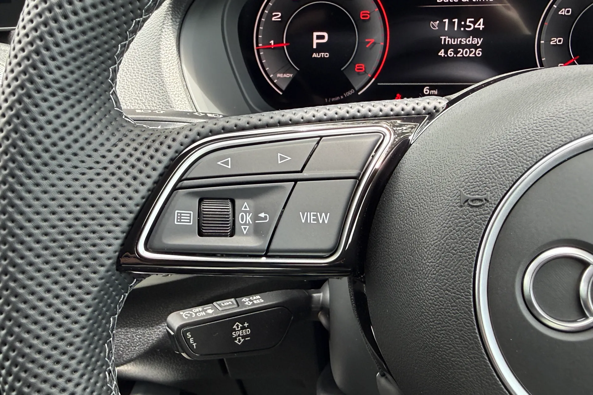 Audi Q2 thumbnail image number 36
