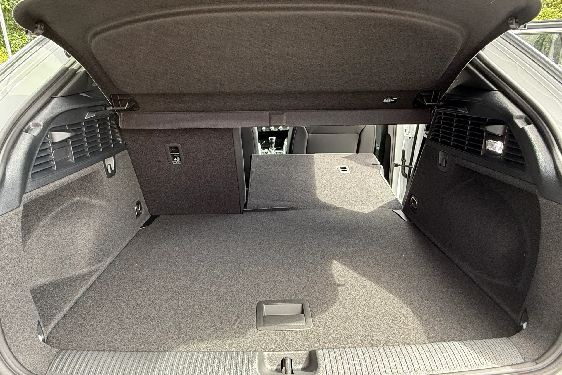 Audi Q2 thumbnail image number 35