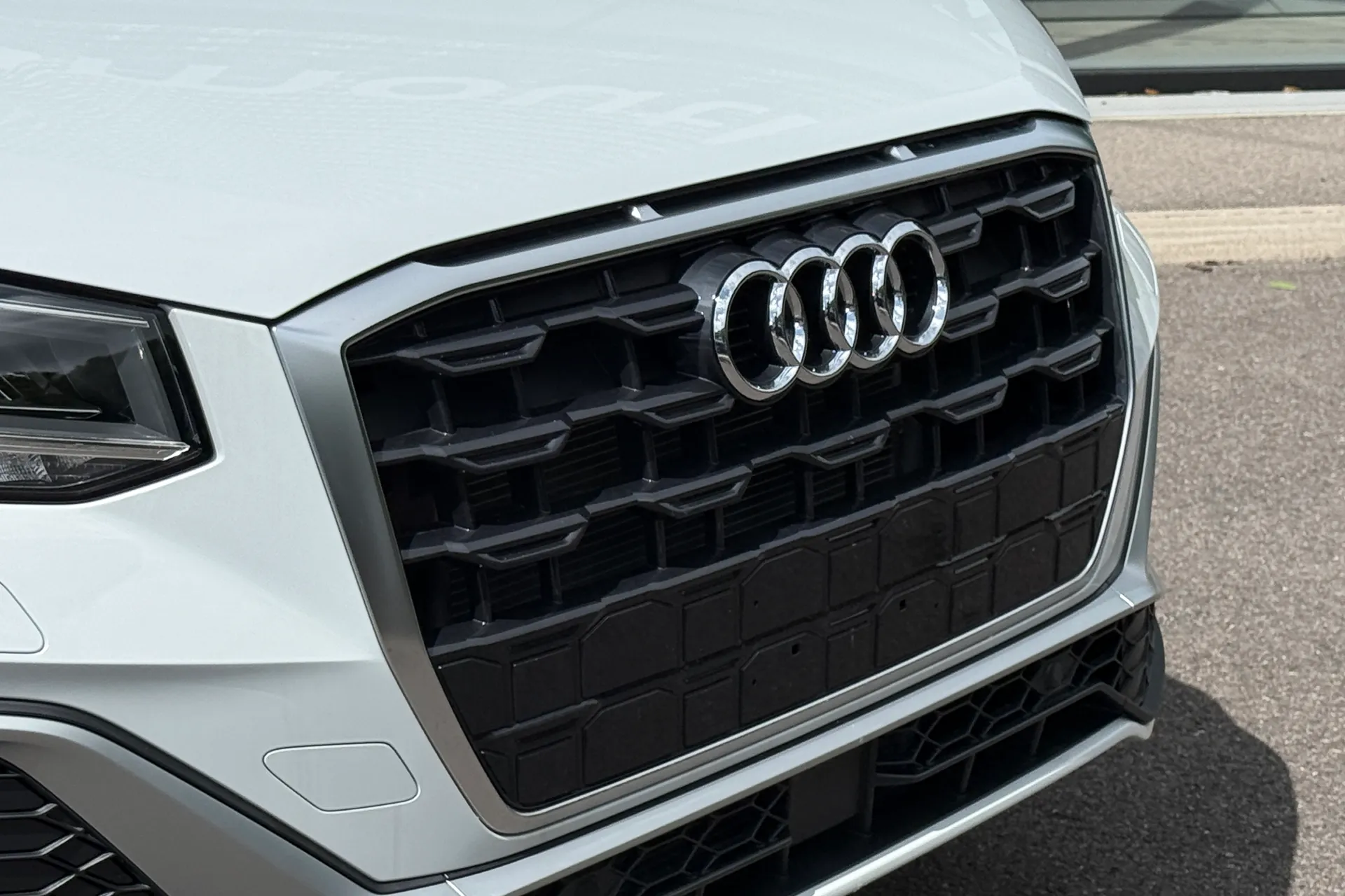 Audi Q2 thumbnail image number 8