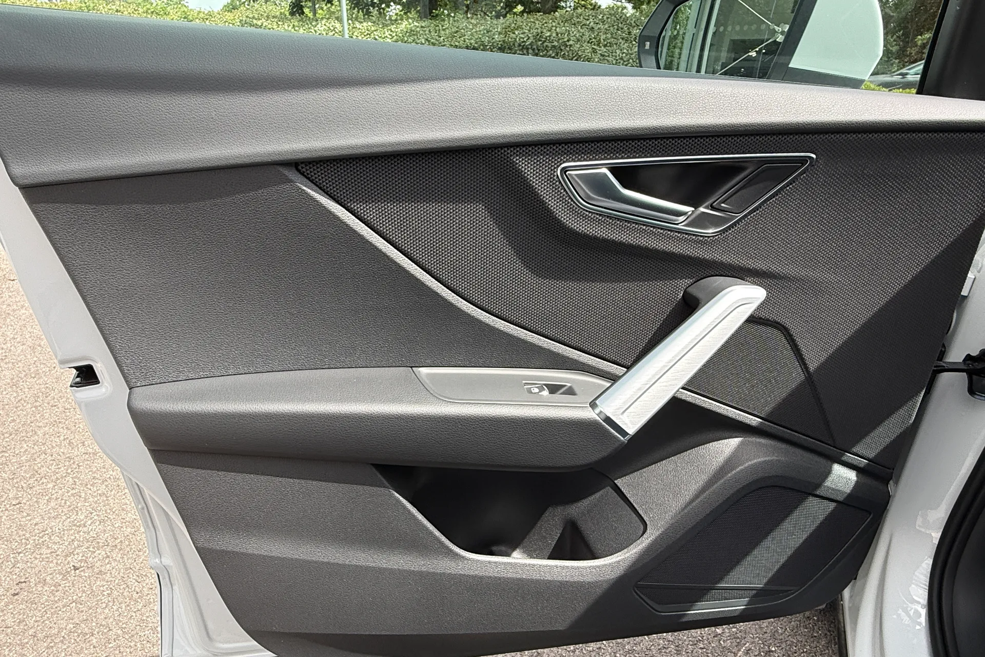 Audi Q2 thumbnail image number 32
