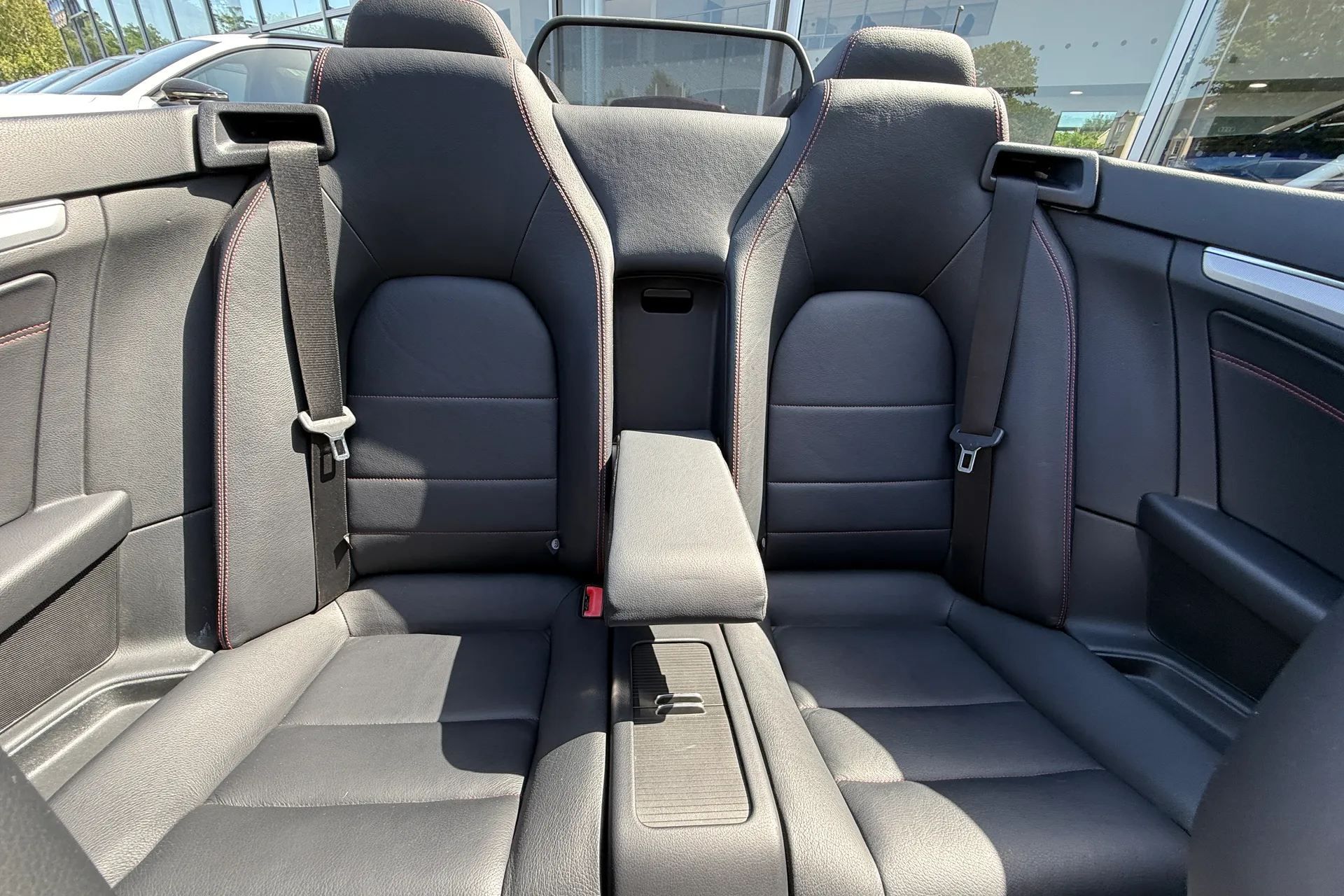 MERCEDES-BENZ E CLASS thumbnail image number 24