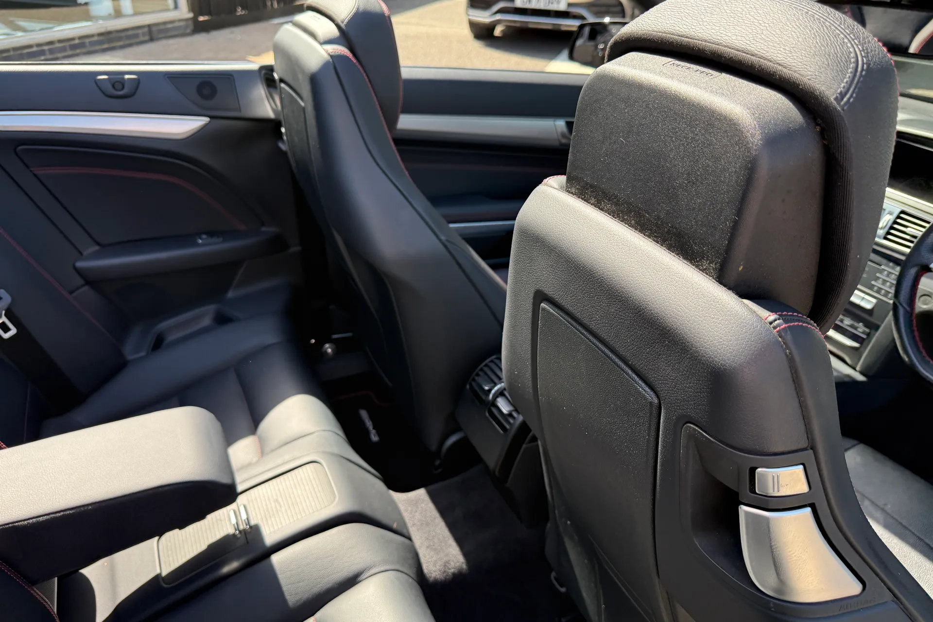 MERCEDES-BENZ E CLASS thumbnail image number 29