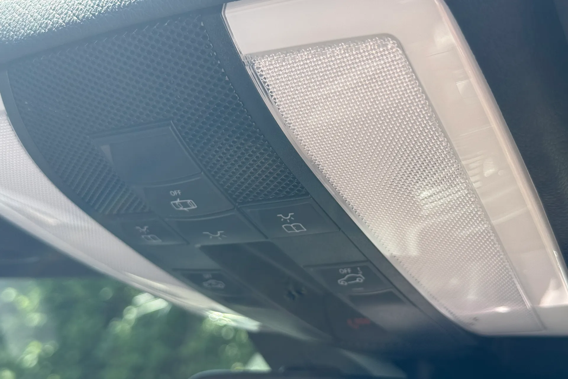 MERCEDES-BENZ E CLASS thumbnail image number 22