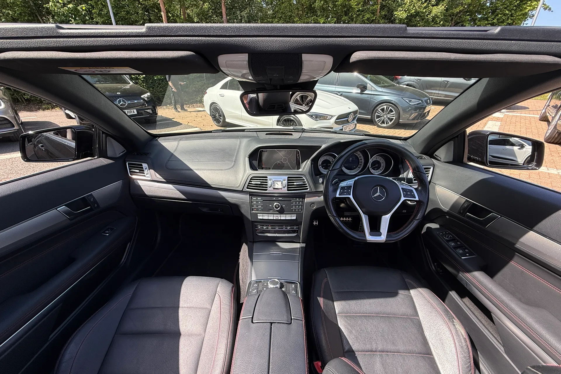 MERCEDES-BENZ E CLASS thumbnail image number 3