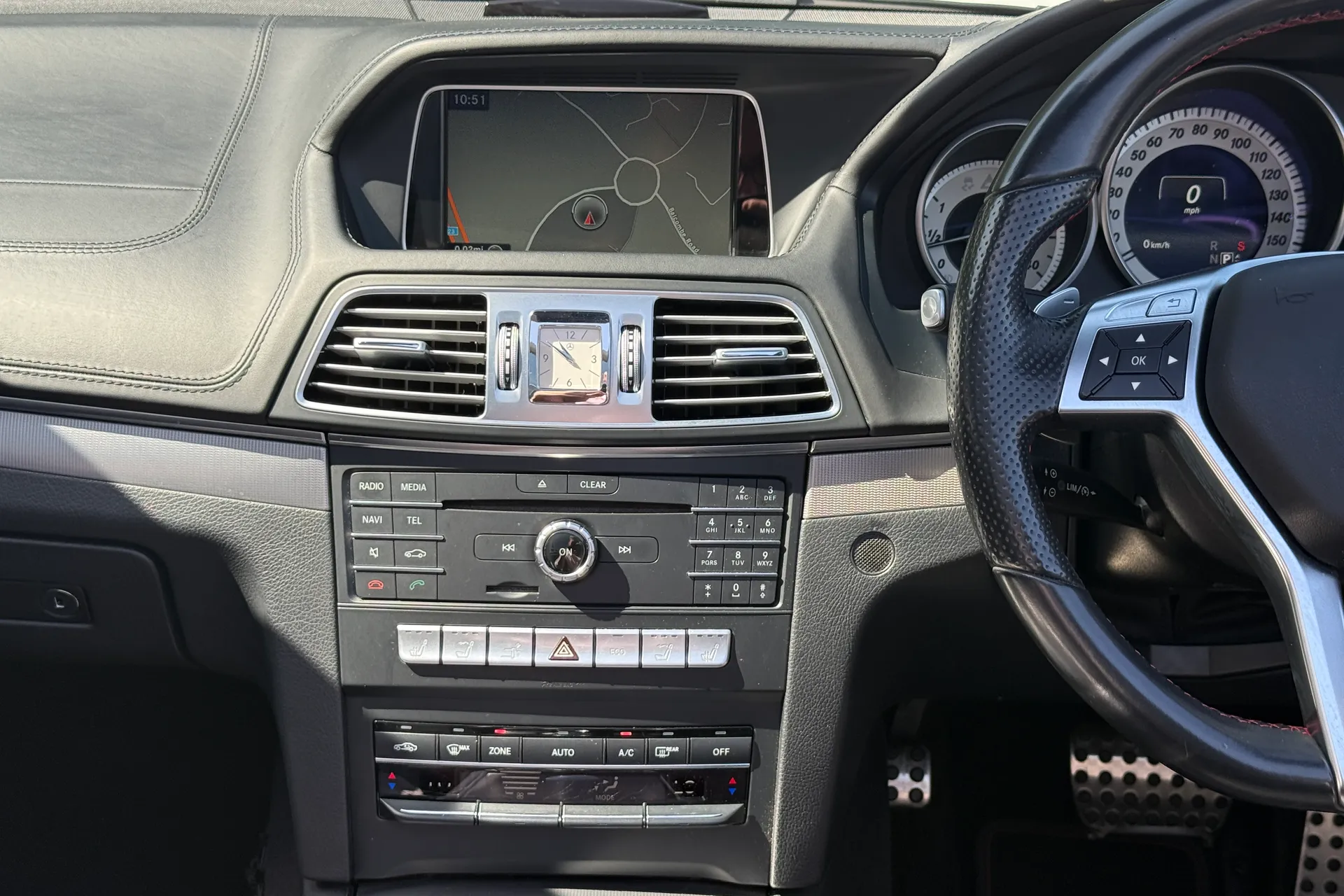 MERCEDES-BENZ E CLASS thumbnail image number 32