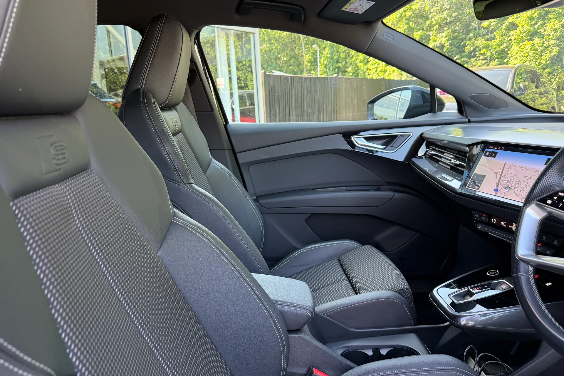 Audi Q4 thumbnail image number 31