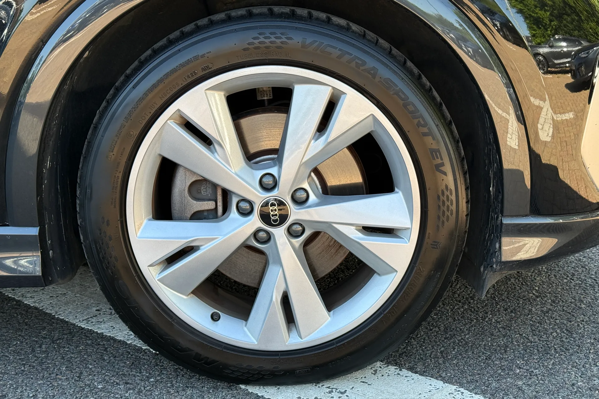 Audi Q4 thumbnail image number 32