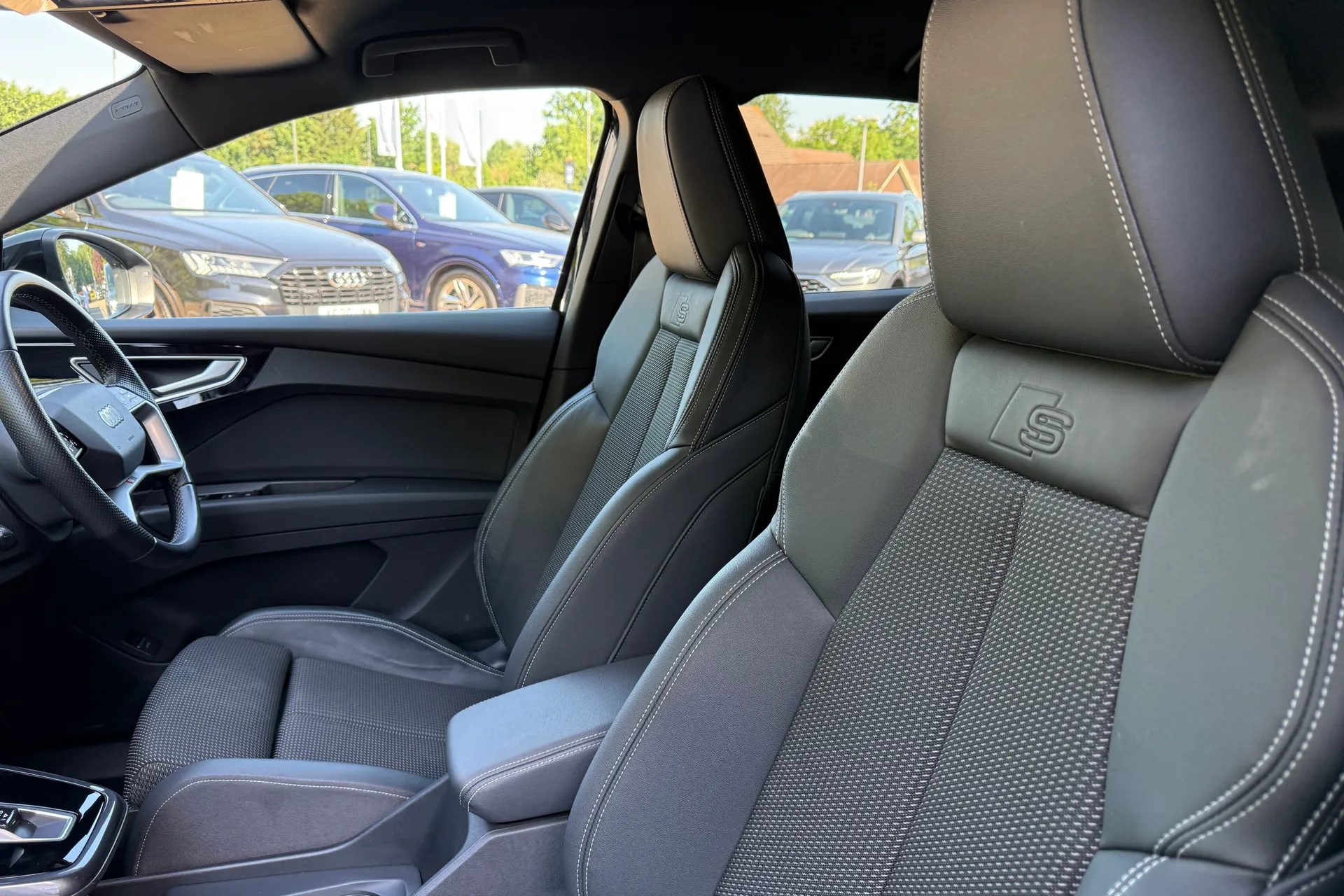 Audi Q4 thumbnail image number 53