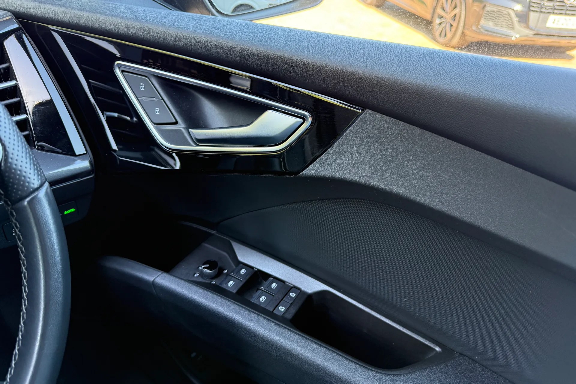 Audi Q4 thumbnail image number 20
