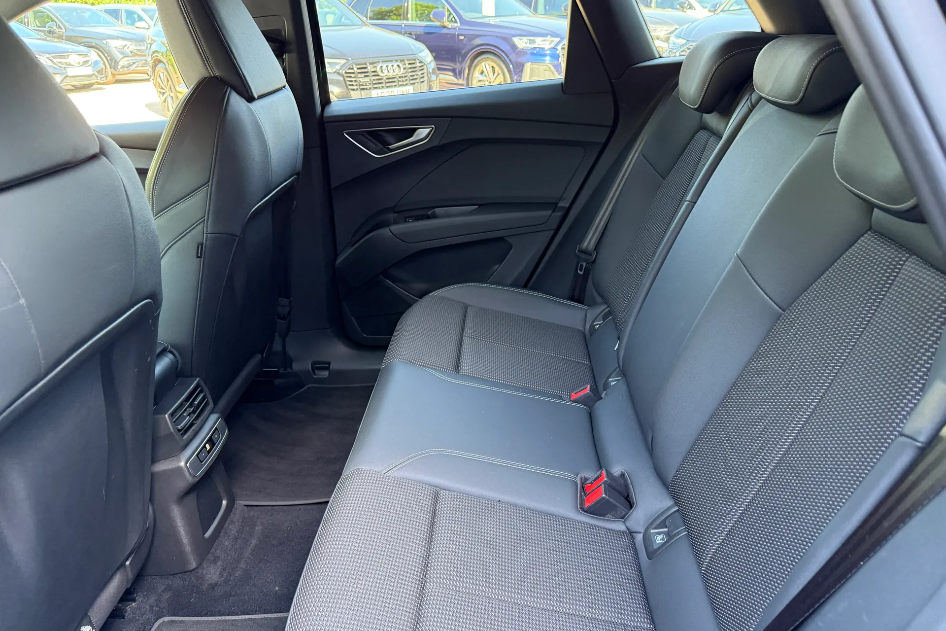 Audi Q4 thumbnail image number 51
