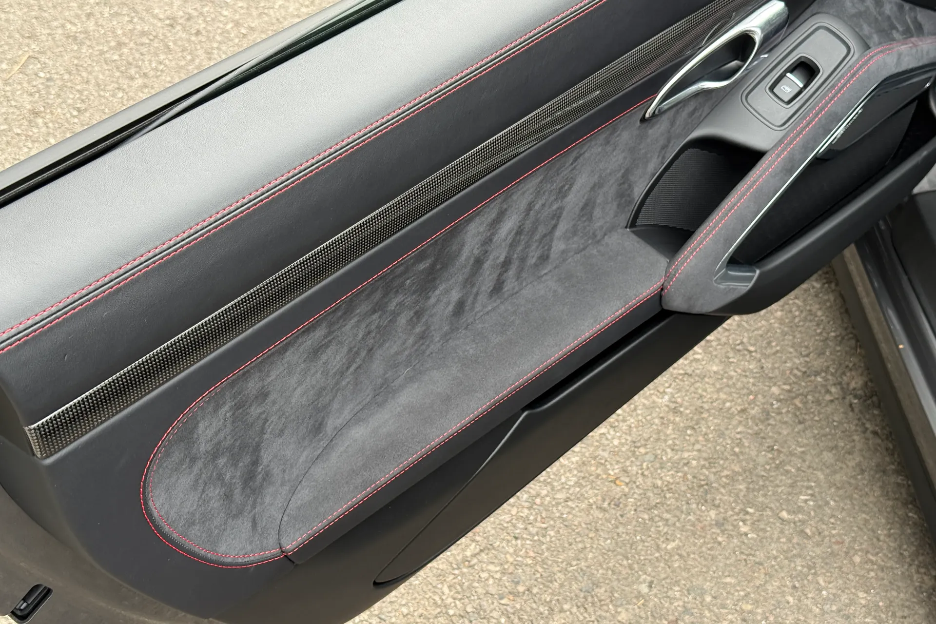 Porsche 911 thumbnail image number 25