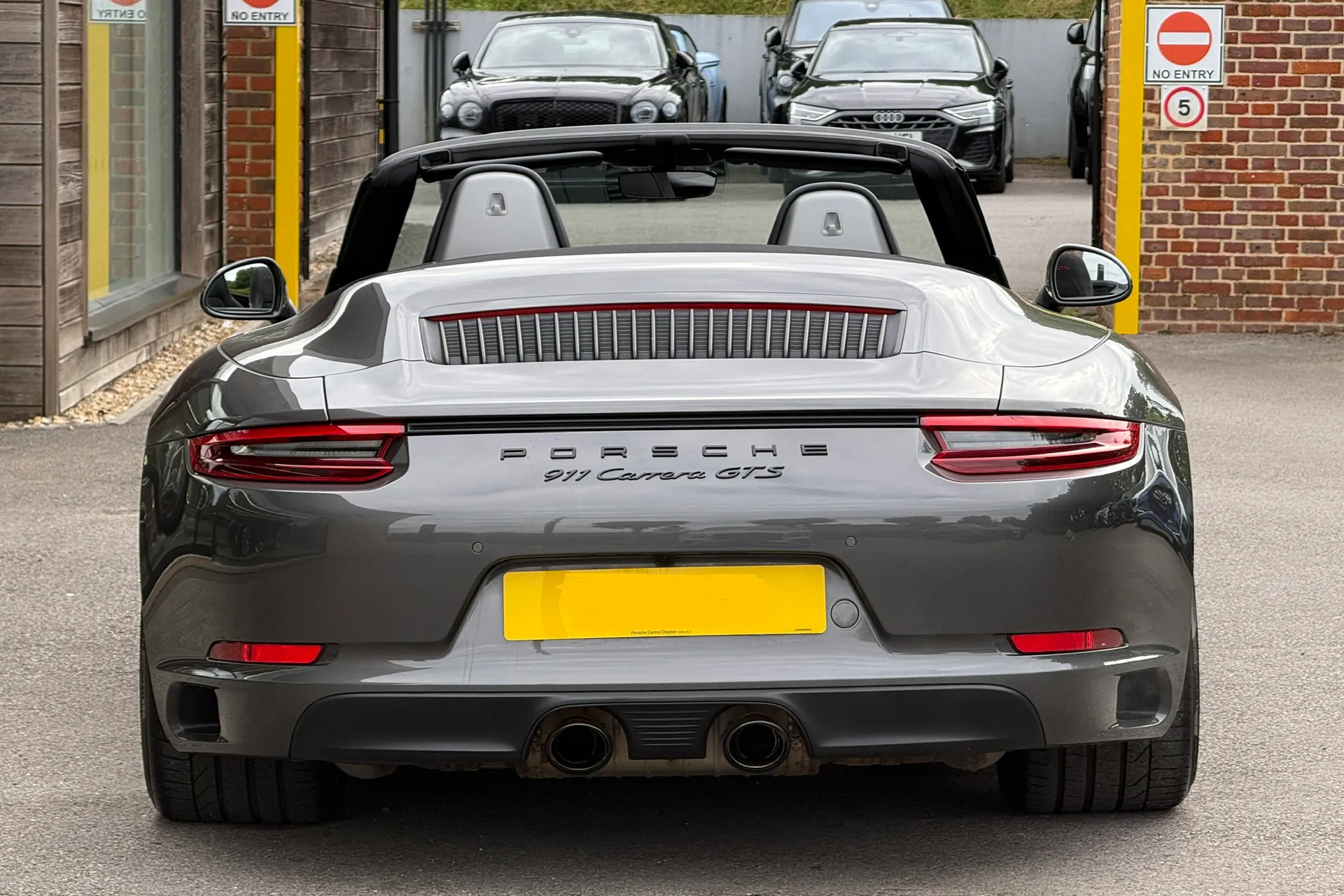 Porsche 911 thumbnail image number 7