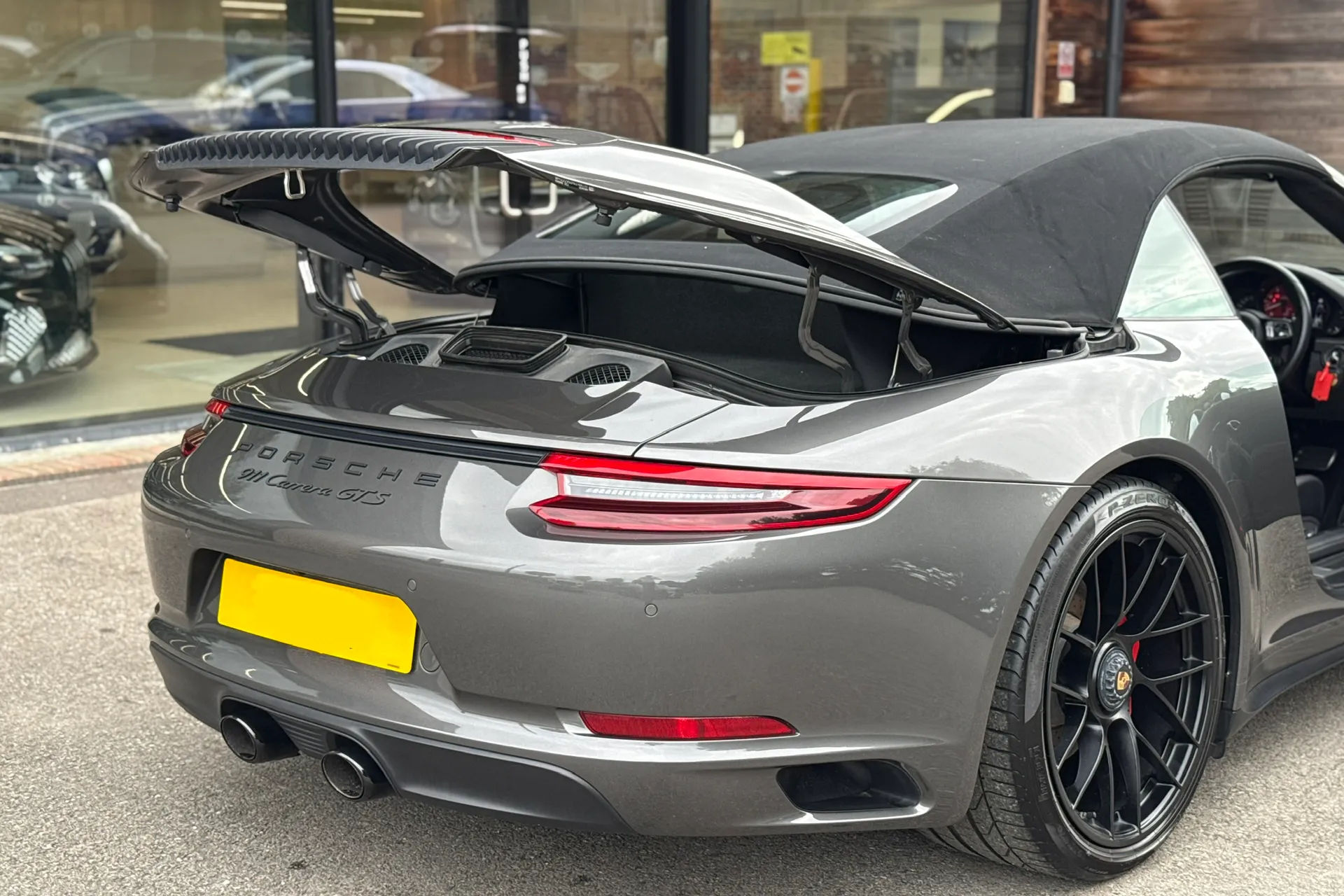 Porsche 911 thumbnail image number 47