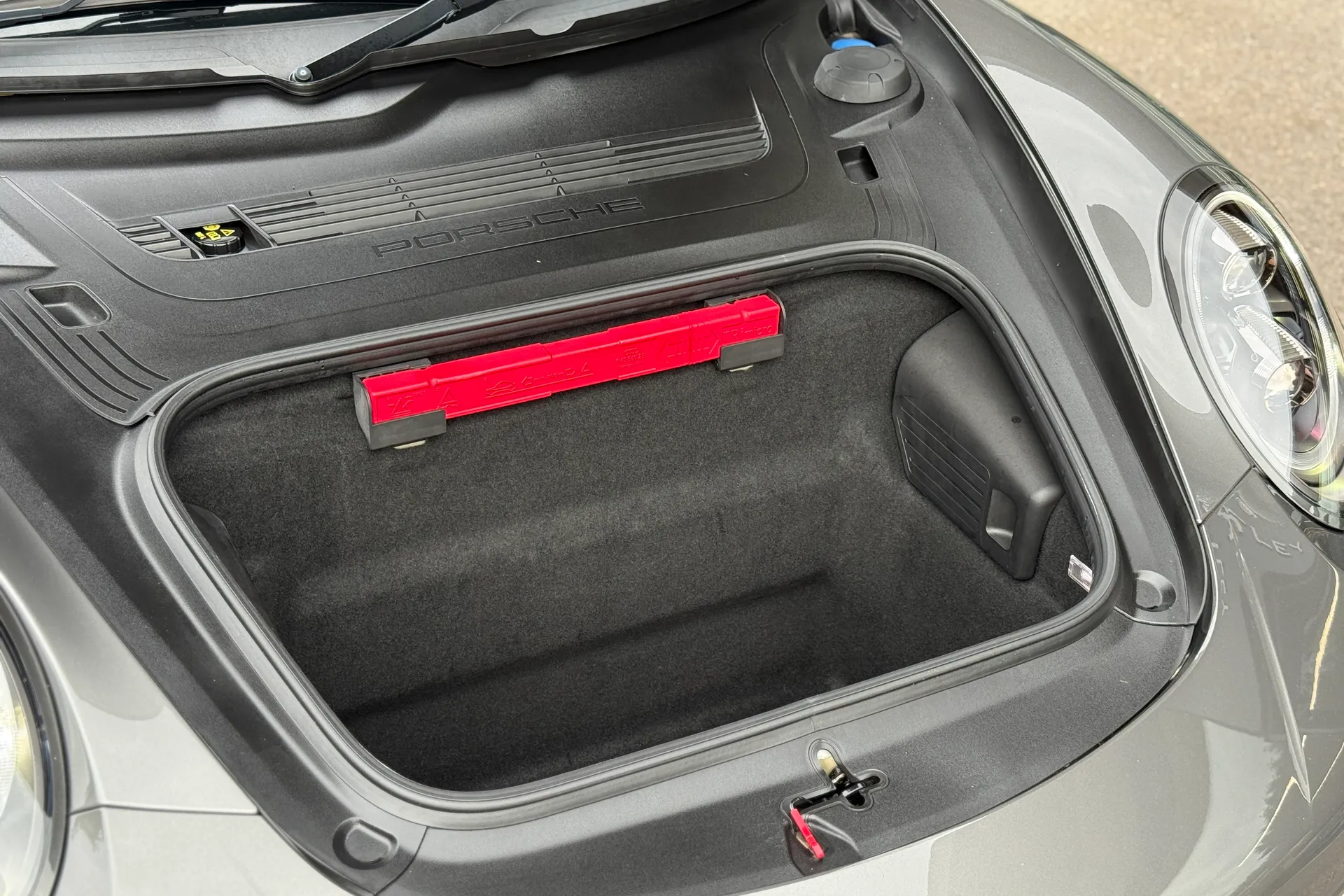 Porsche 911 thumbnail image number 43