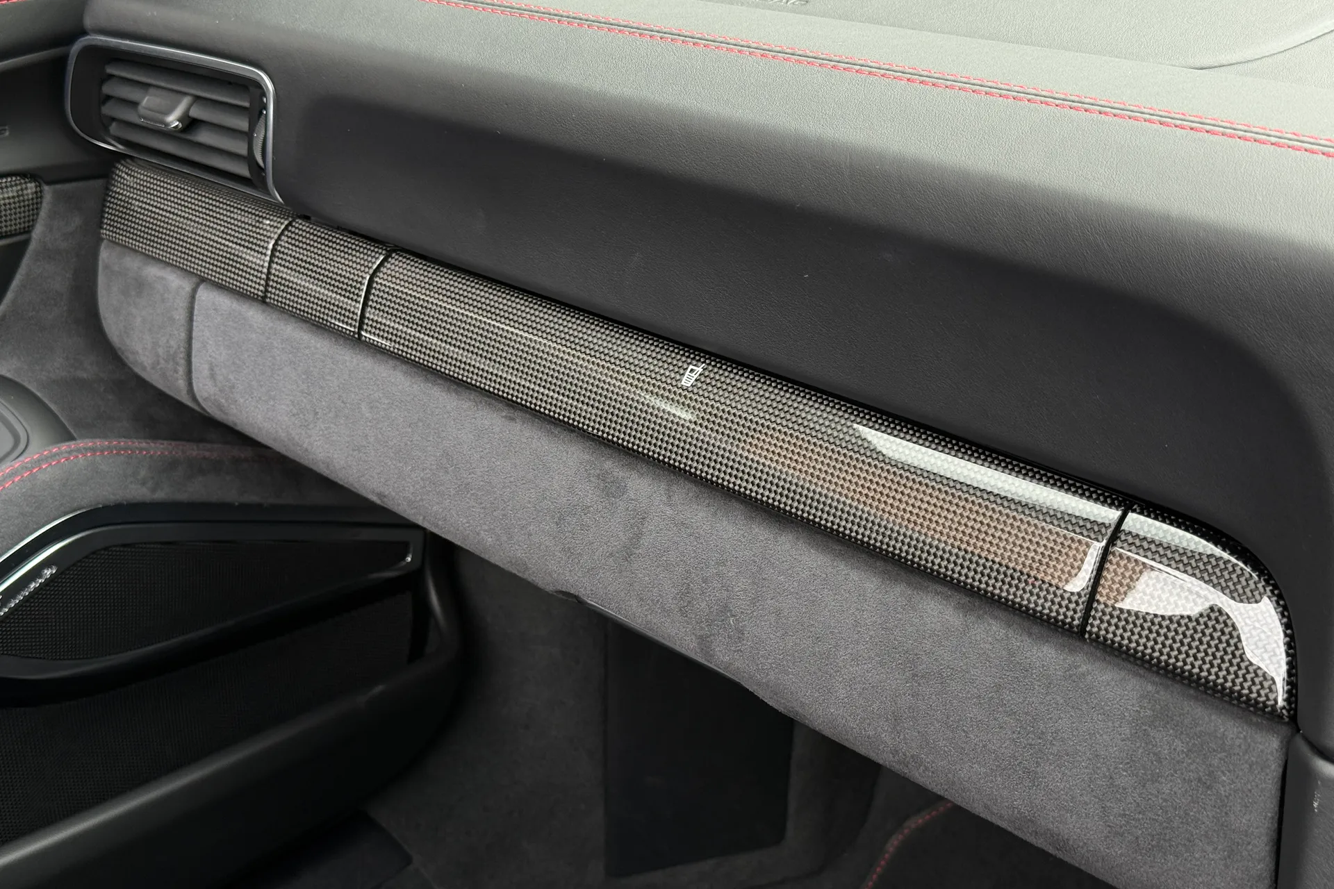 Porsche 911 thumbnail image number 26