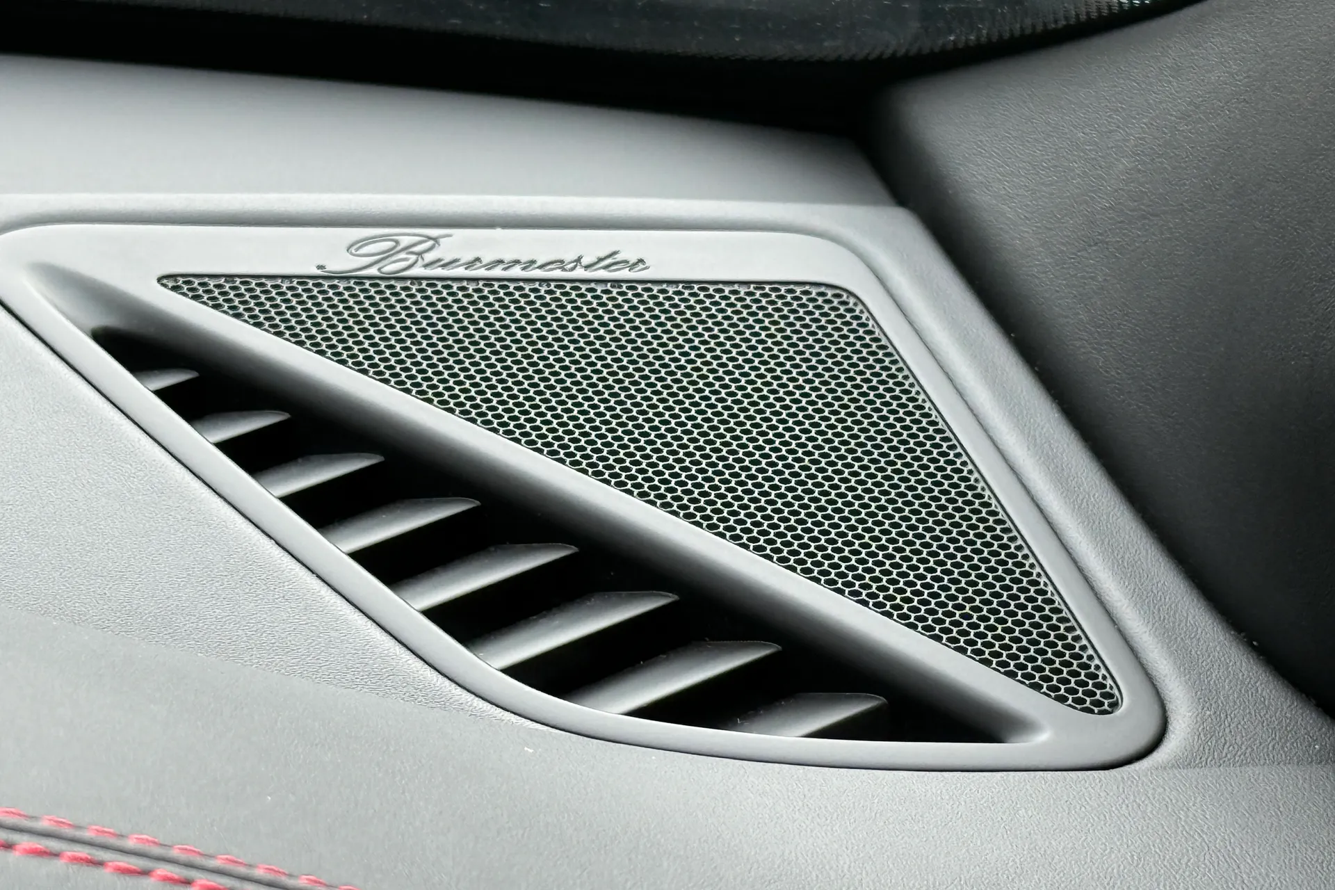Porsche 911 thumbnail image number 31