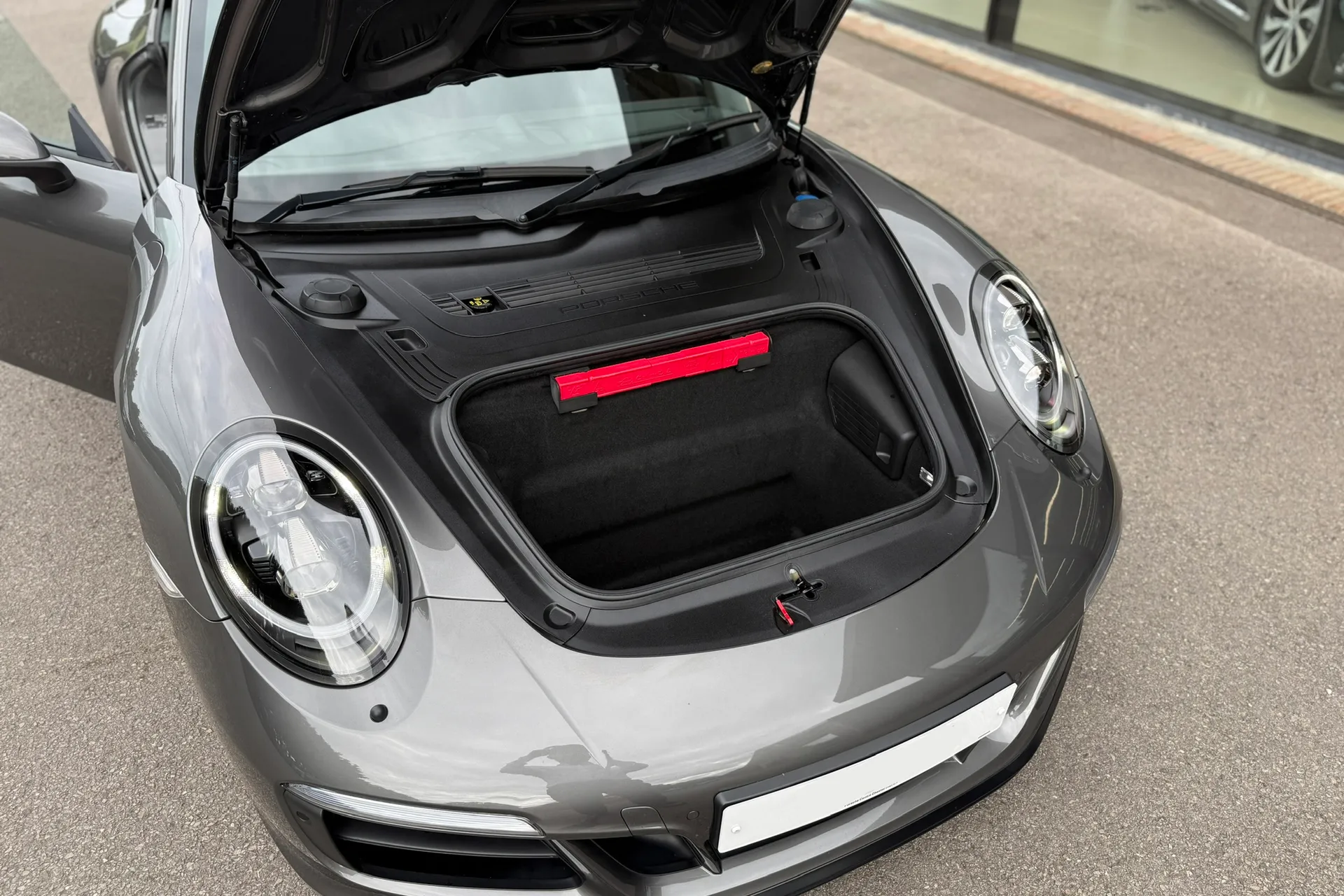 Porsche 911 thumbnail image number 42