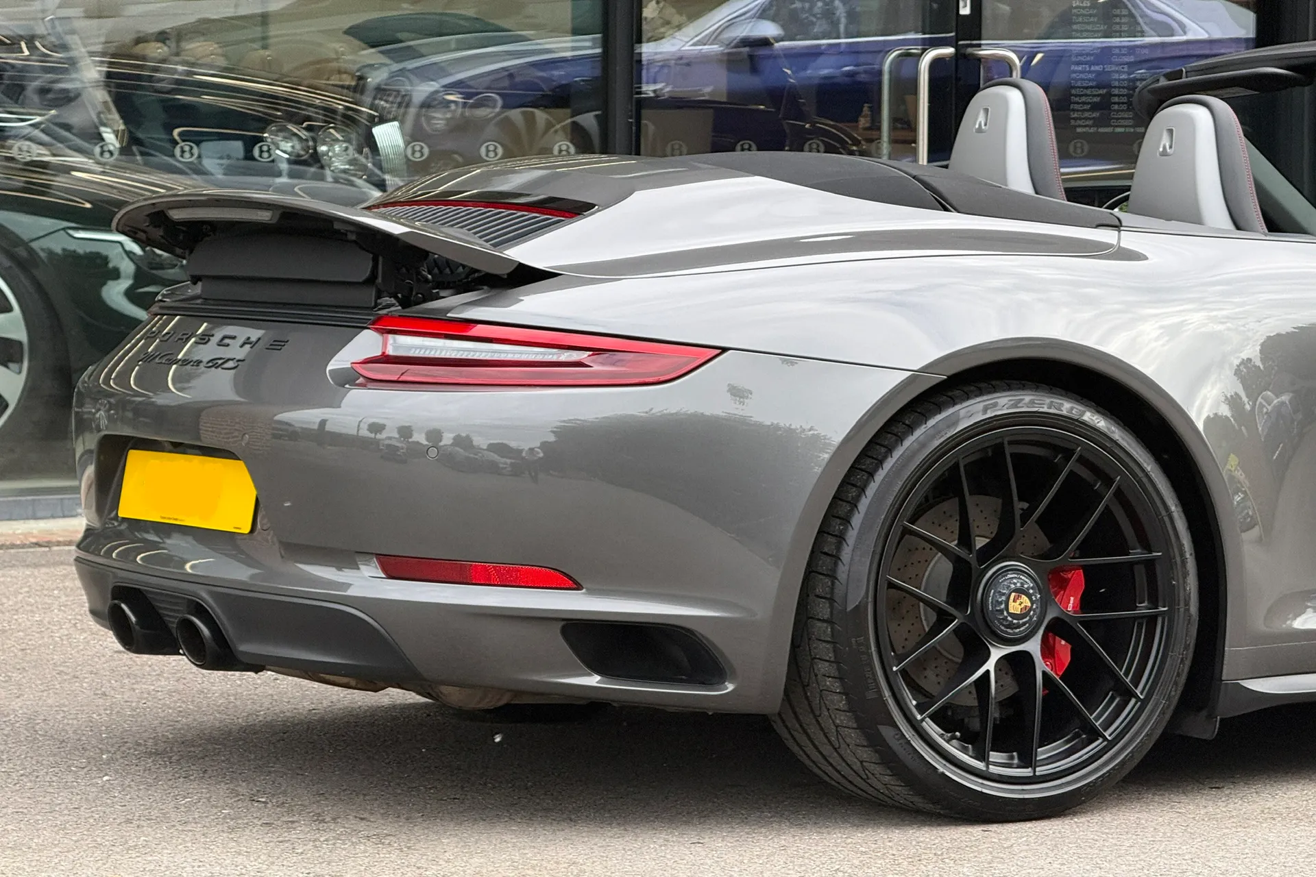 Porsche 911 thumbnail image number 6