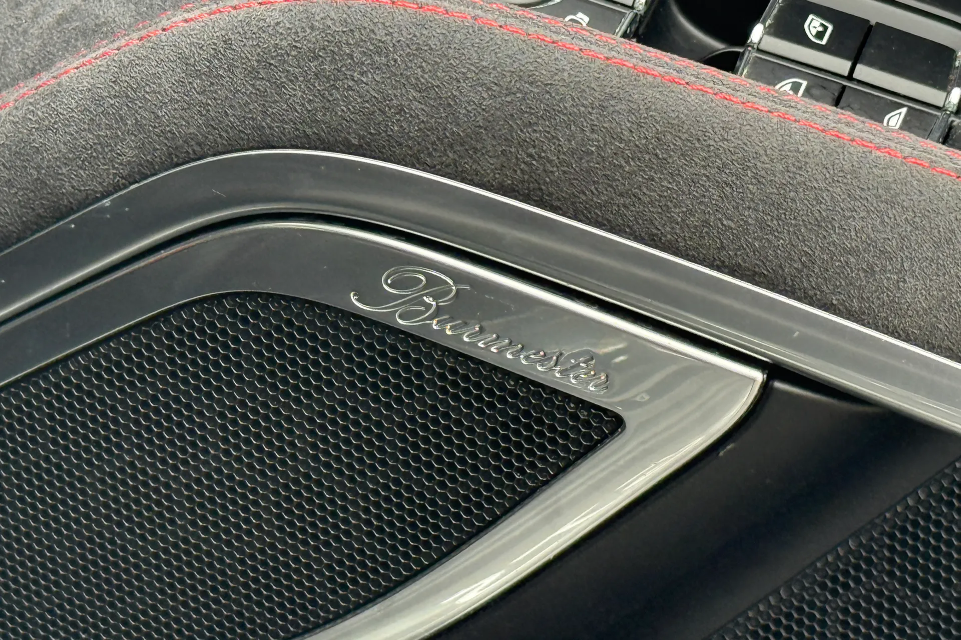 Porsche 911 thumbnail image number 36