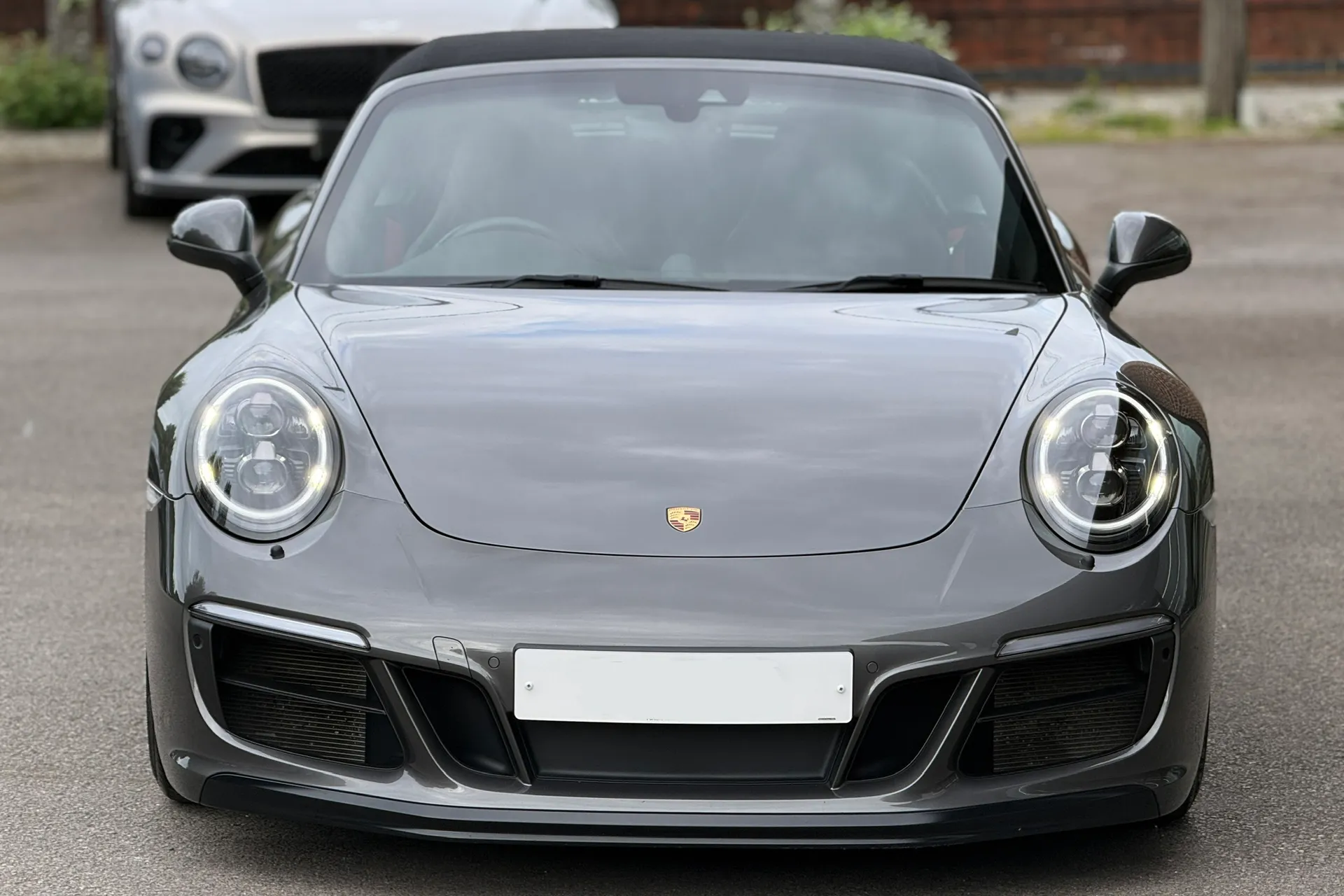 Porsche 911 thumbnail image number 44