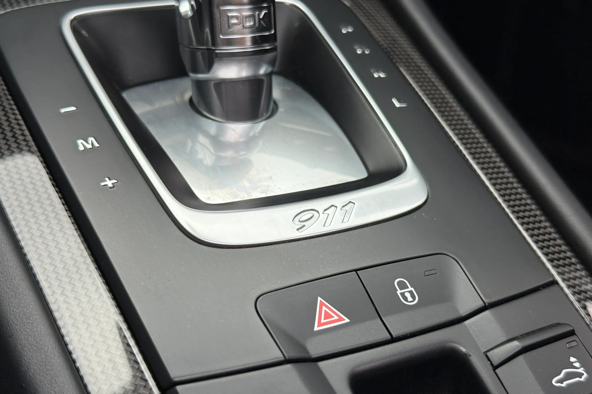 Porsche 911 thumbnail image number 32