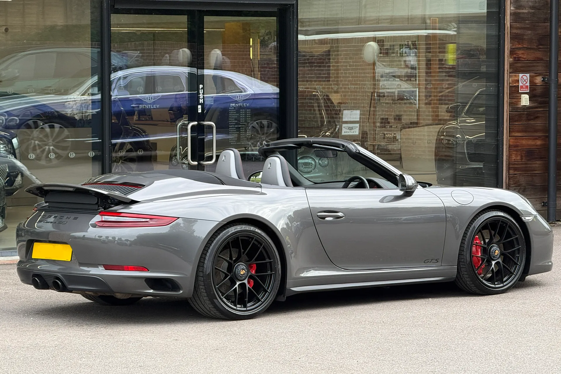 Porsche 911 thumbnail image number 5
