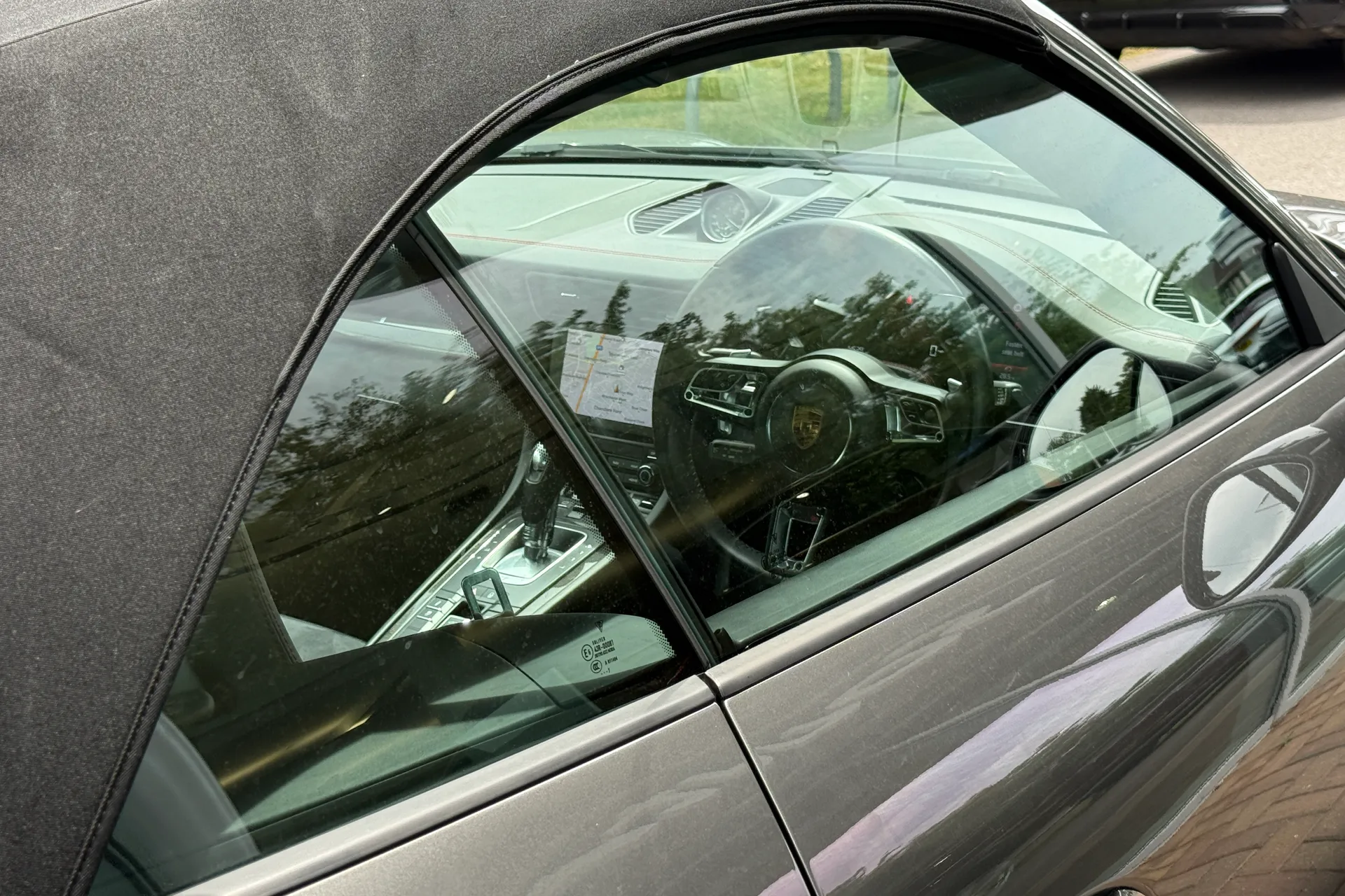Porsche 911 thumbnail image number 34