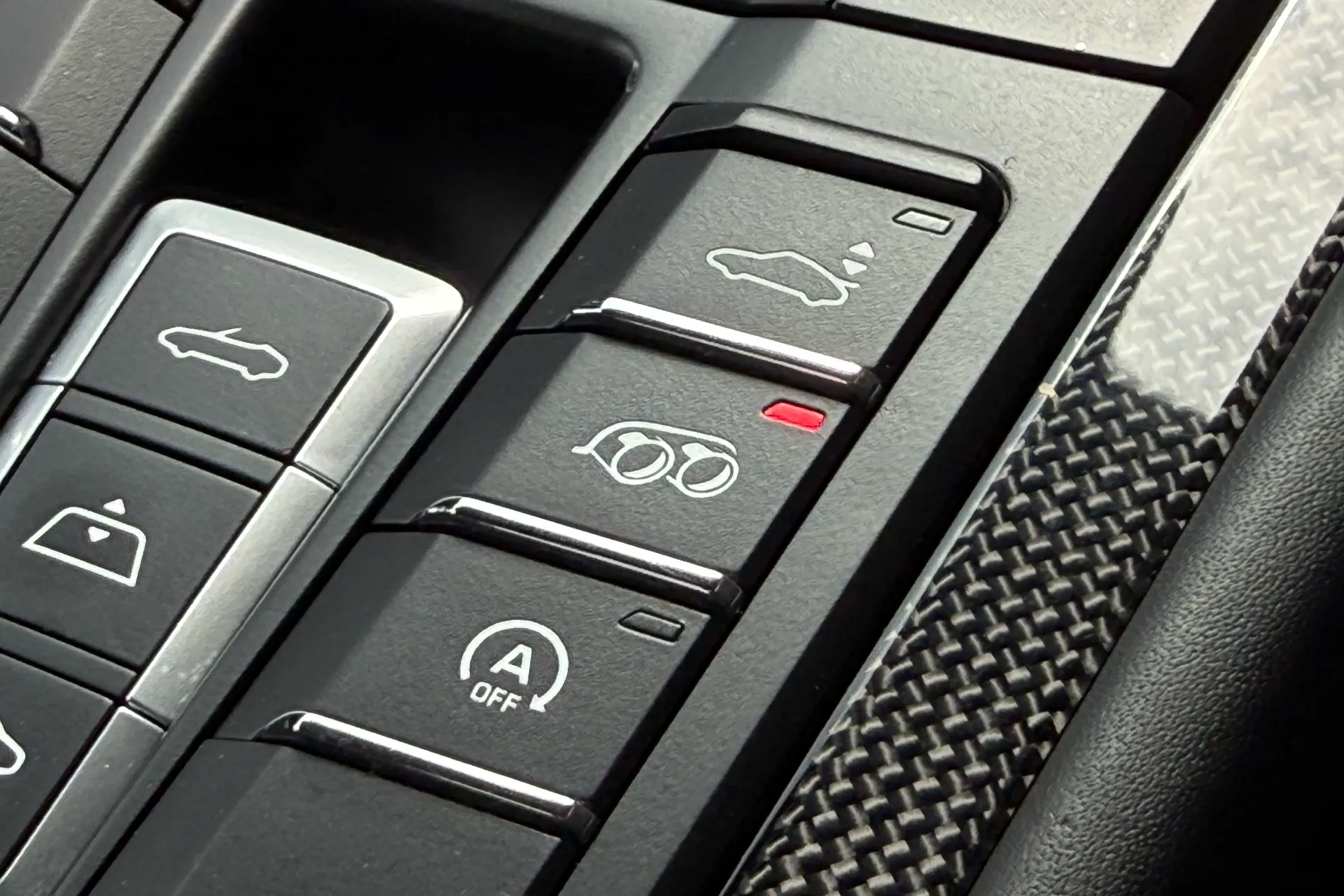Porsche 911 thumbnail image number 30