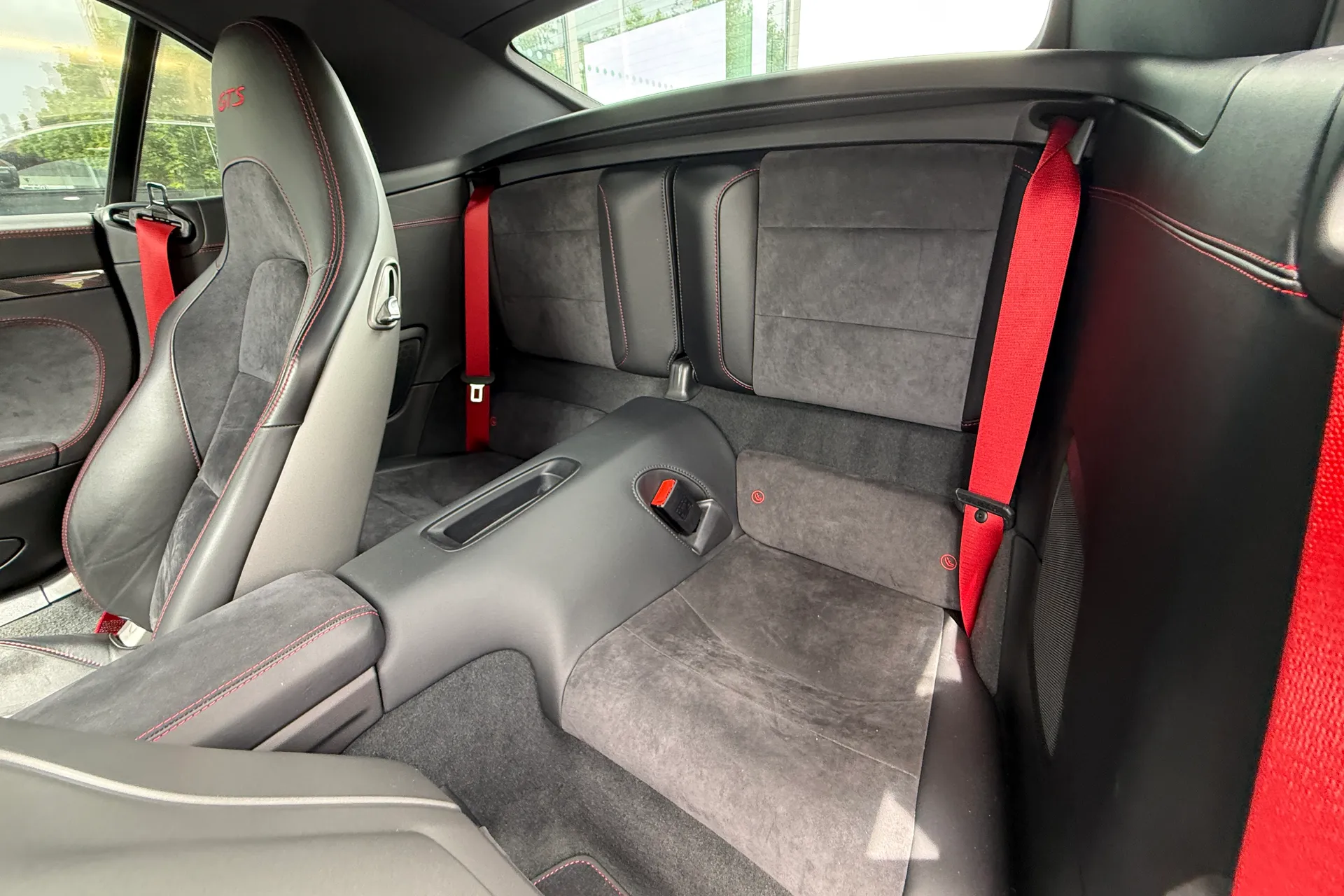 Porsche 911 thumbnail image number 42