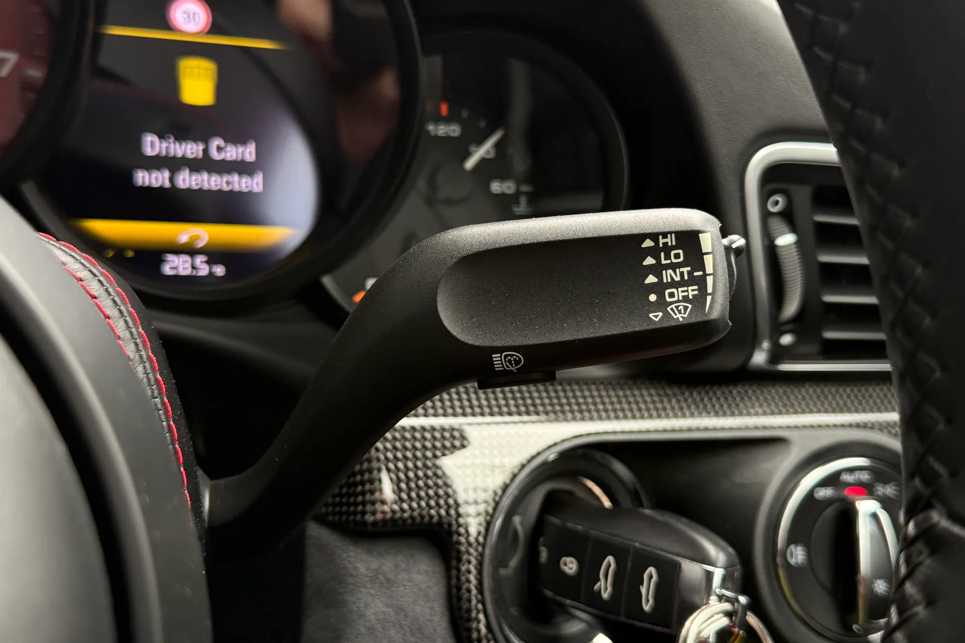 Porsche 911 thumbnail image number 18