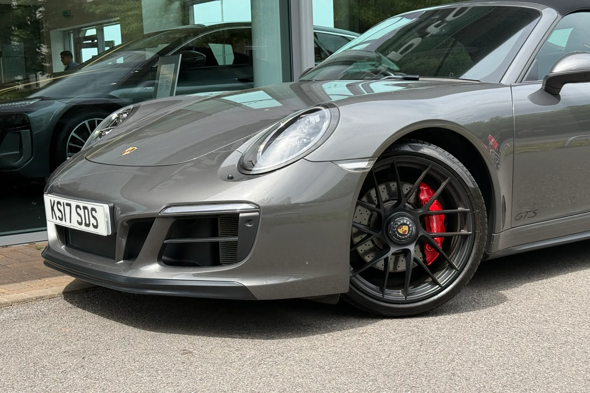 Porsche 911 thumbnail image number 49