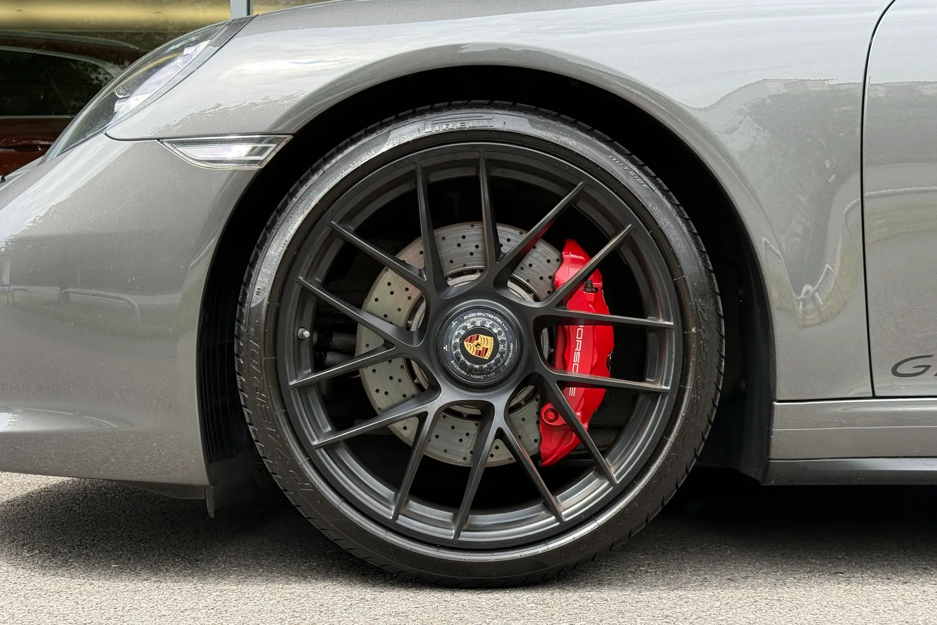 Porsche 911 thumbnail image number 9