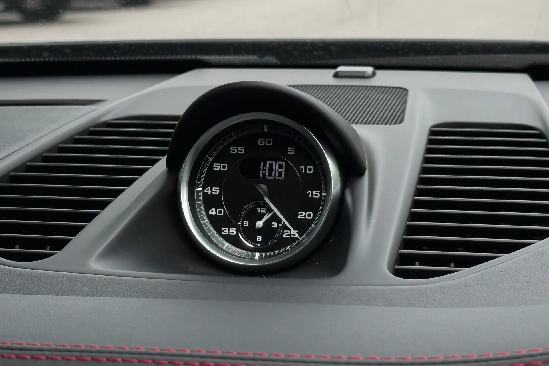 Porsche 911 thumbnail image number 27