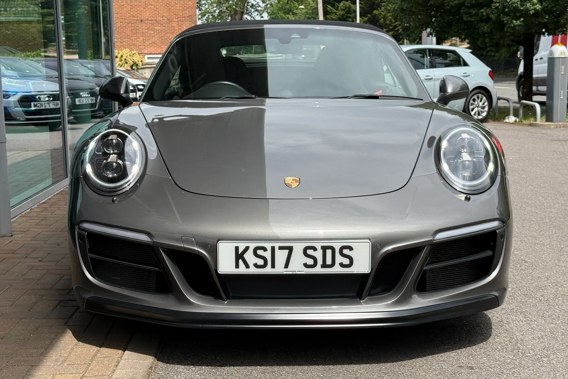 Porsche 911 thumbnail image number 45